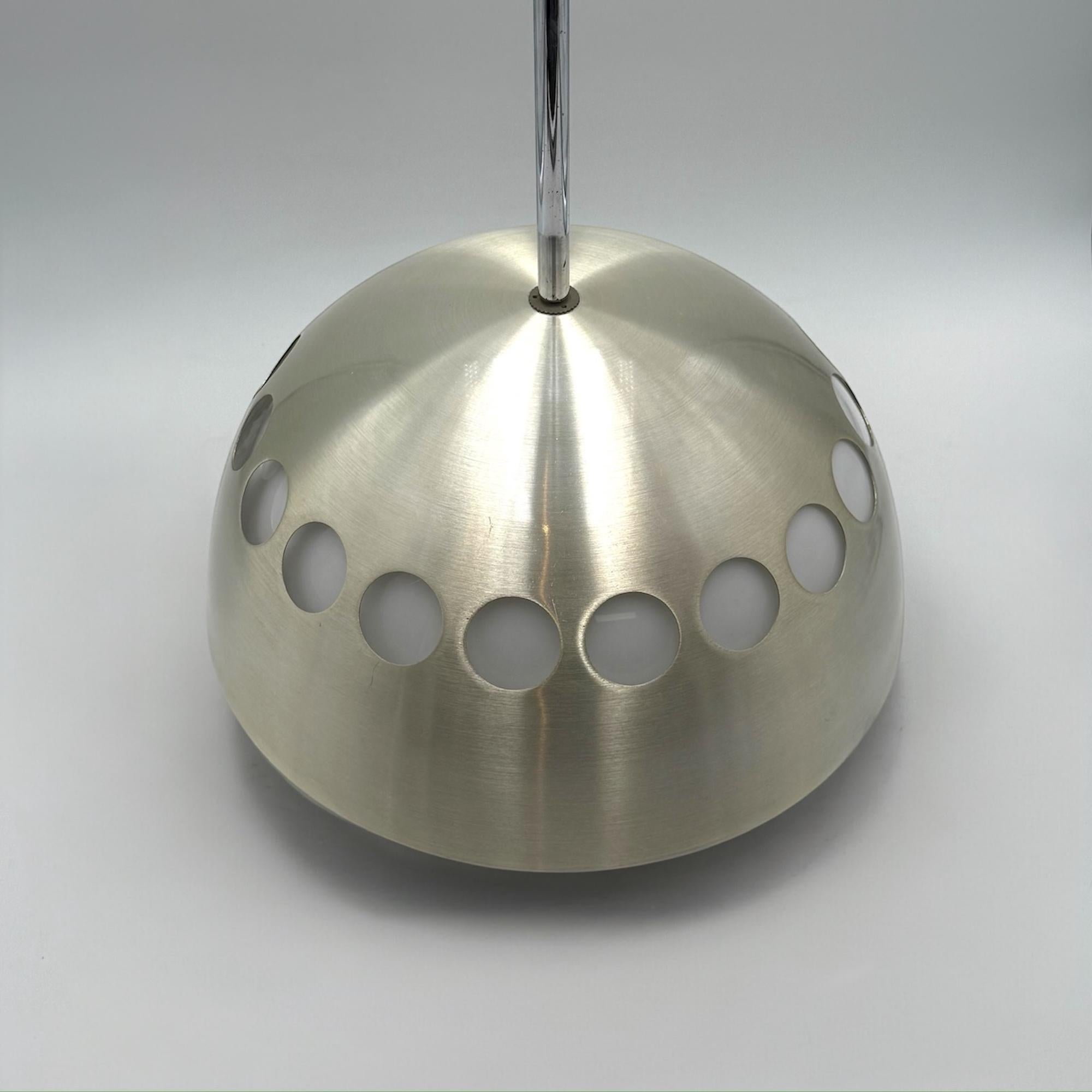 Lampada a sospensione UFO anni '70 - Metallo spazzolato e paralume traslucido Design A Space AGE in vendita 2