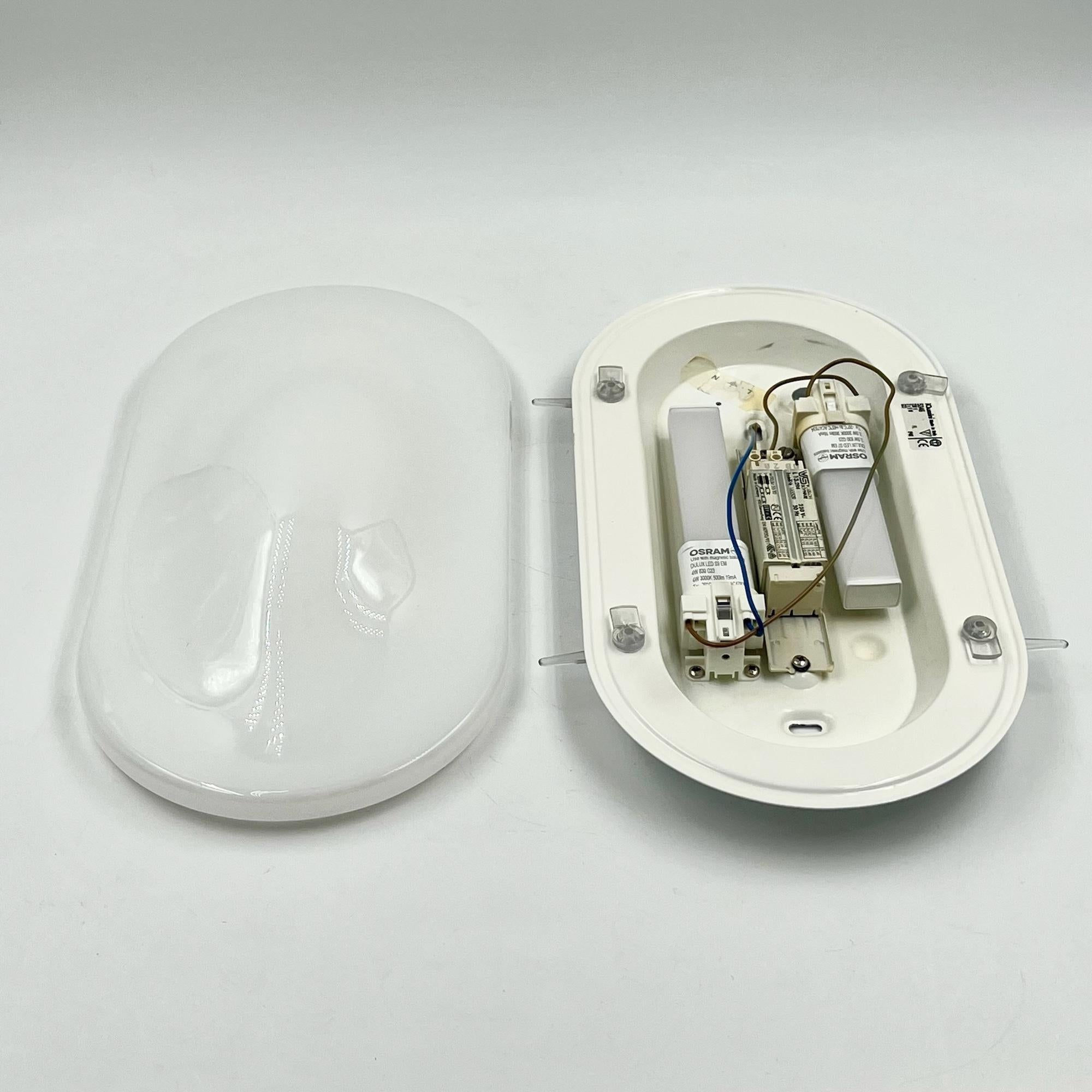 UFO Lamp iGuzzini - Minimalist 1980s Design Italian Acrylic Wall Ceiling Light 3