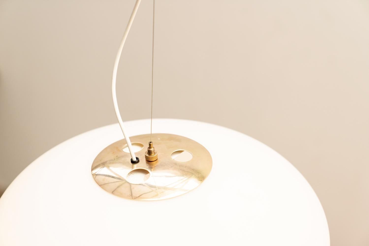 Pendentif Ufo par Gaetano Scolari pour Stilnovo, Italie, années 1950 Bon état à Brussels, BE