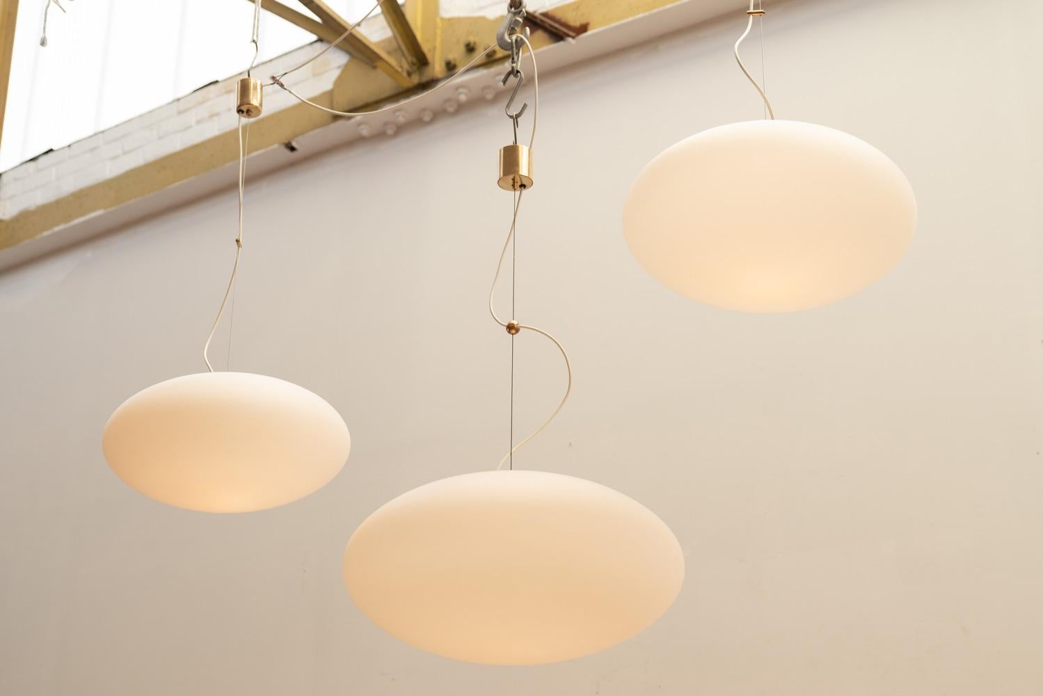 Laiton Pendentif Ufo par Gaetano Scolari pour Stilnovo, Italie, années 1950