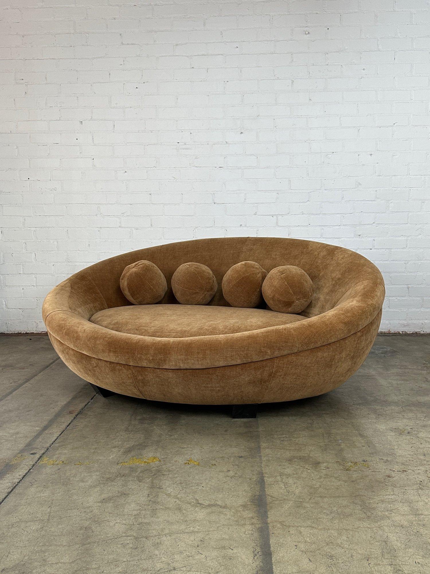 UFO Sofa by Cellini For Sale 1