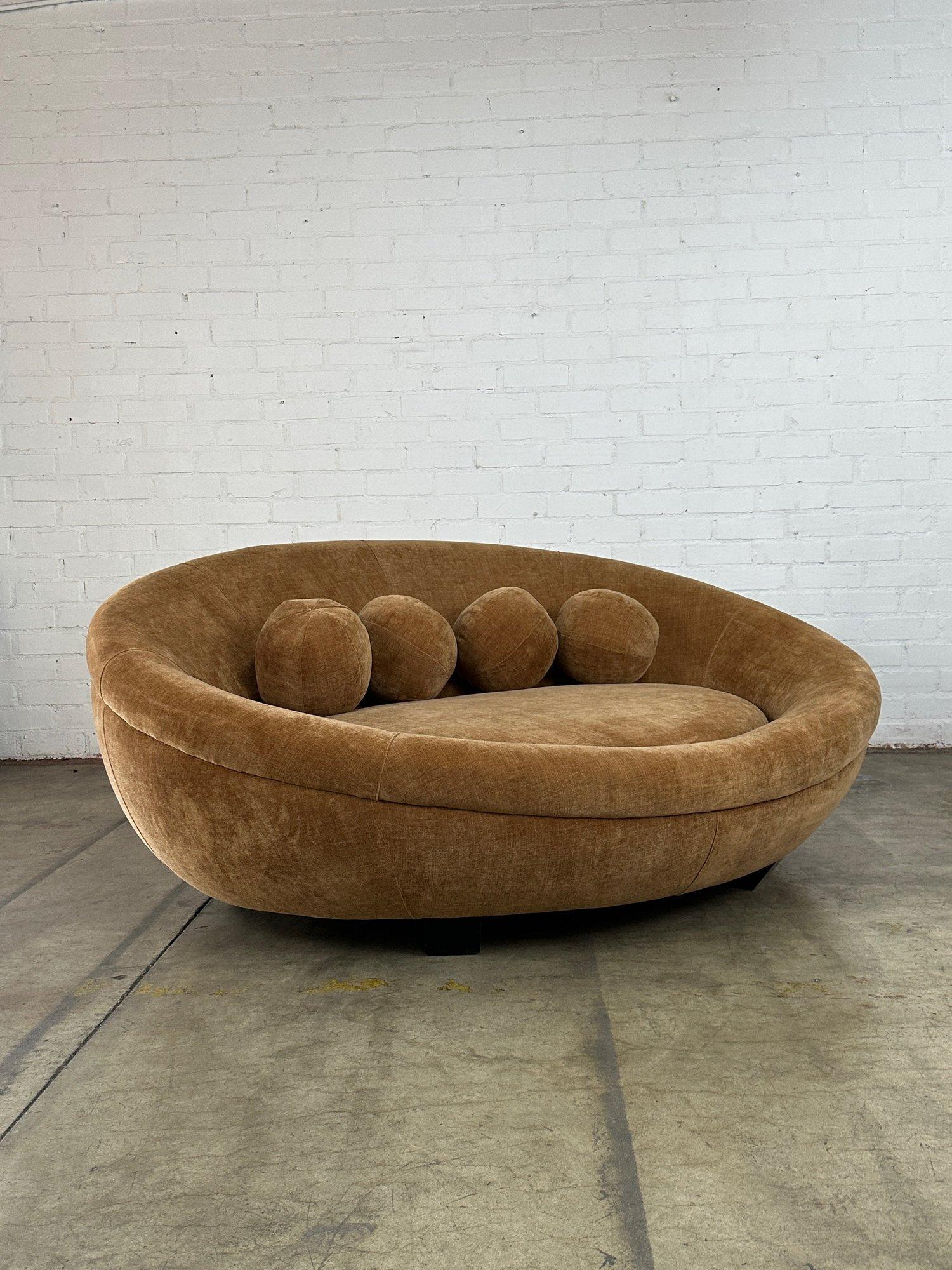 UFO Sofa by Cellini For Sale 2