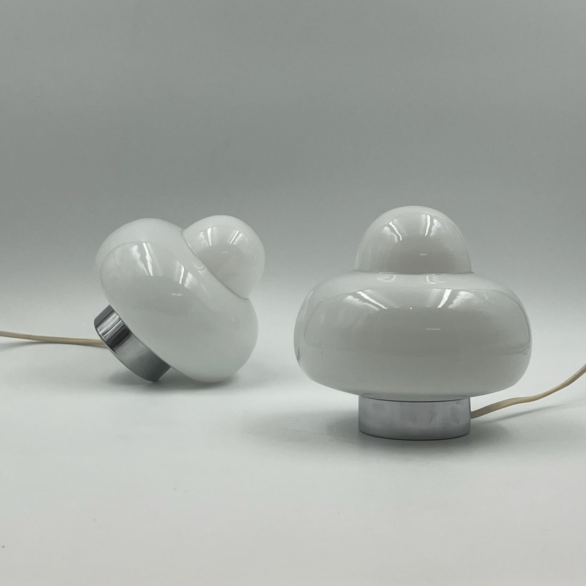 Late 20th Century UFO Space Age Lamps - Flying Saucer 1970s Table Lights Italy, Set of 2 For Sale
