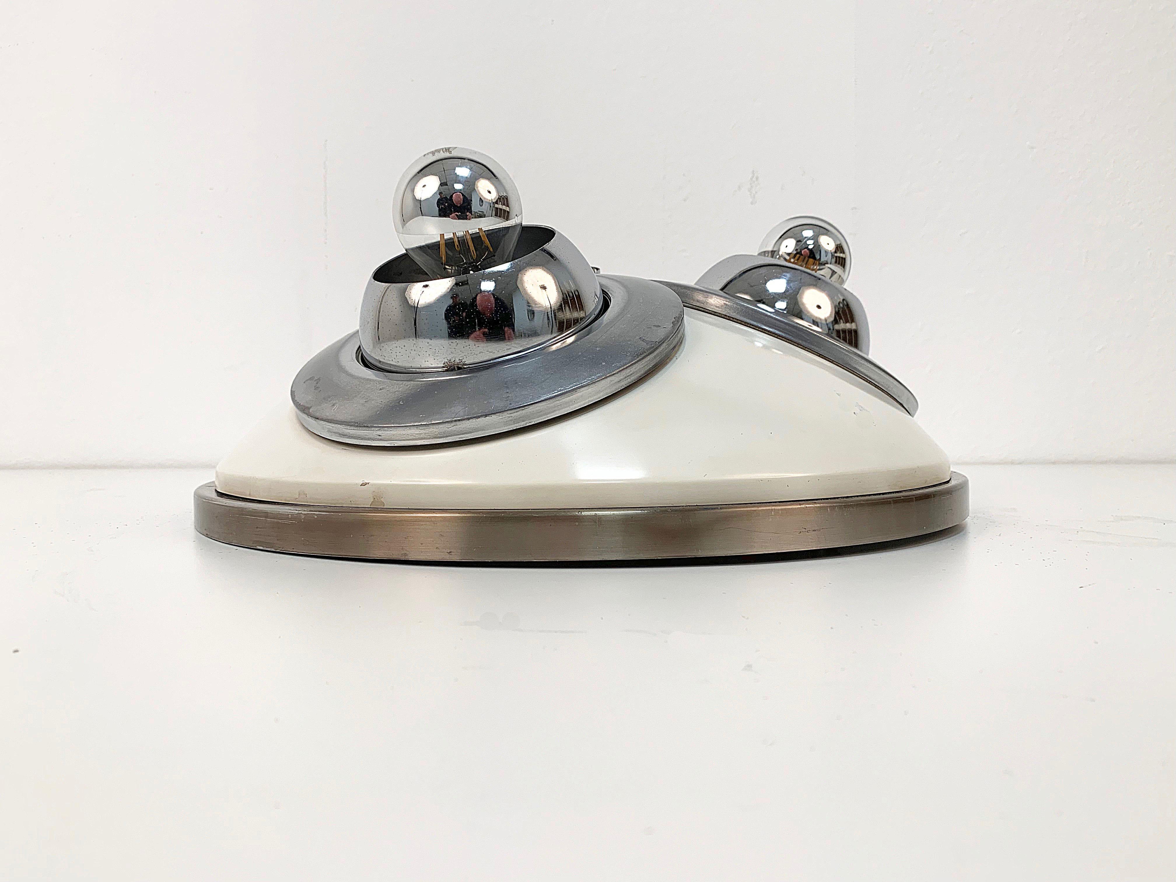 UFO Space Age Large Wall or Ceiling Lamp, Chrome and White, Italy, 1960s In Good Condition In Roma, IT