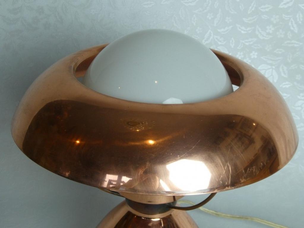 UFO table lamp in good original condition.