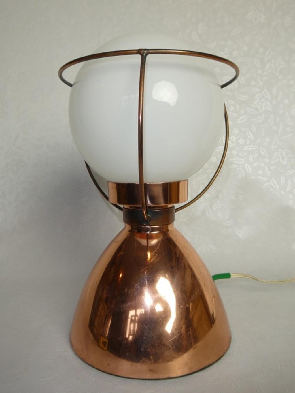Mid-Century Modern UFO Table Lamp For Sale
