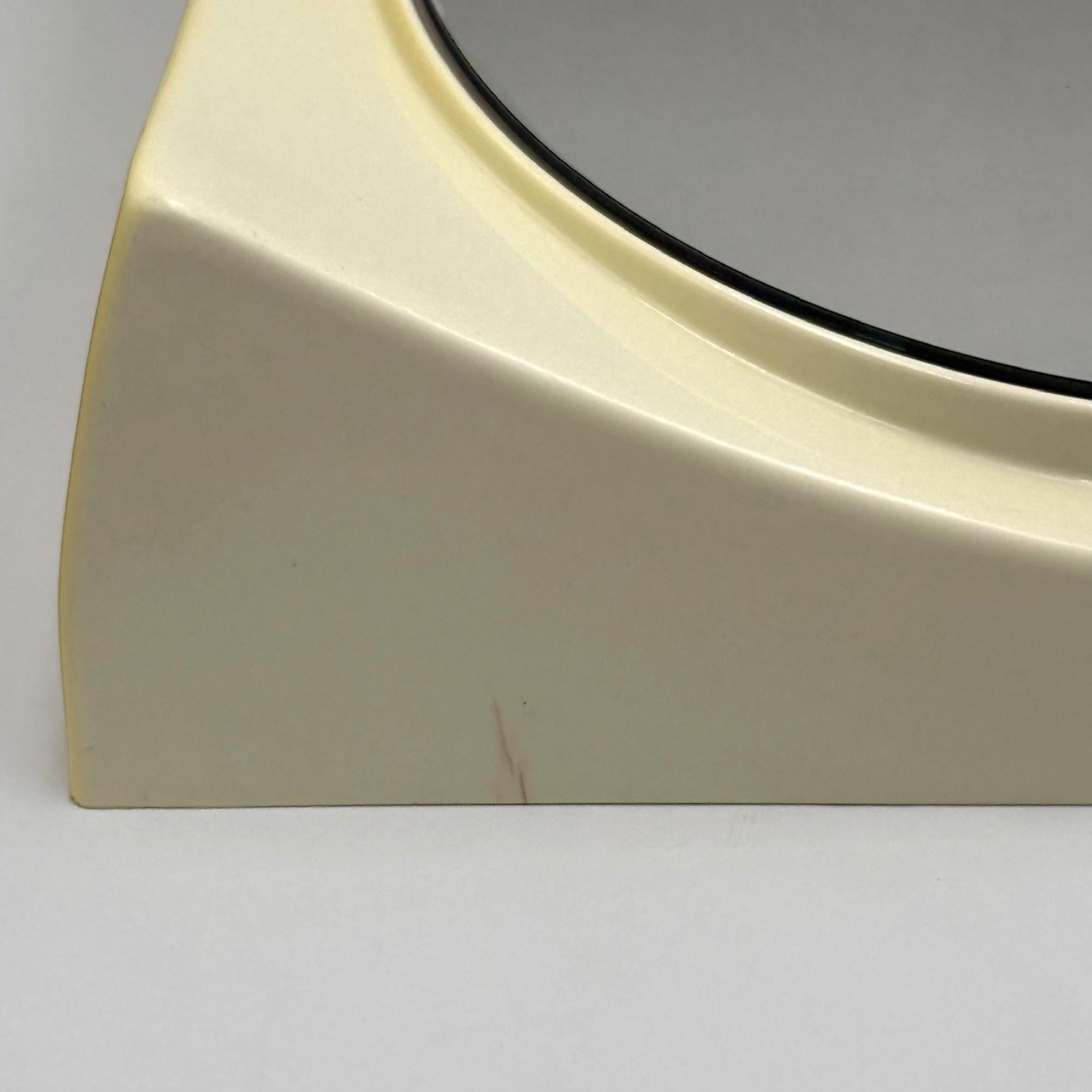 UFO Wandspiegel Italienisches A Space Age Design aus flexiblem elfenbeinfarbenem Kunststoff 1970er Jahre im Angebot 8