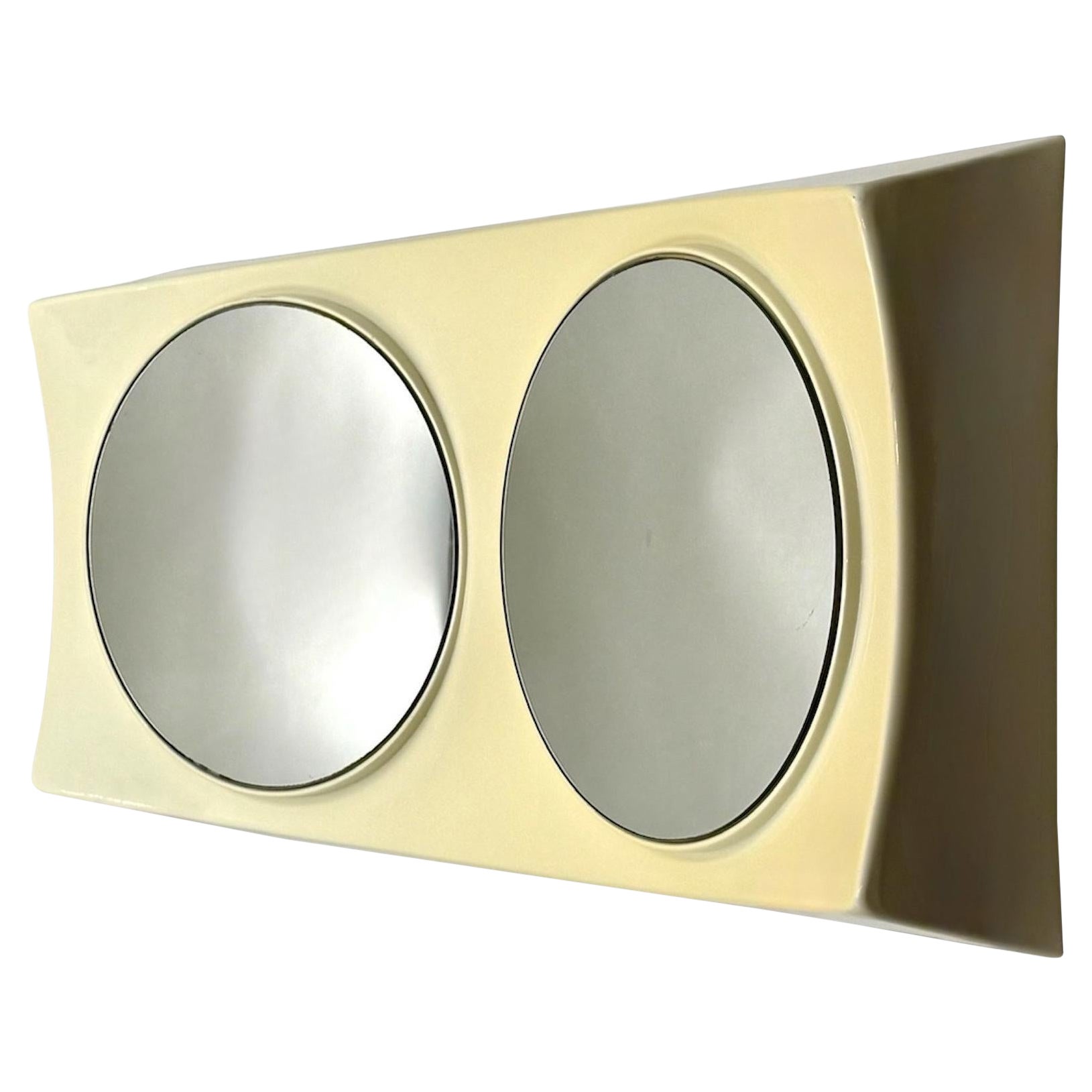 UFO Wandspiegel Italienisches A Space Age Design aus flexiblem elfenbeinfarbenem Kunststoff 1970er Jahre im Angebot