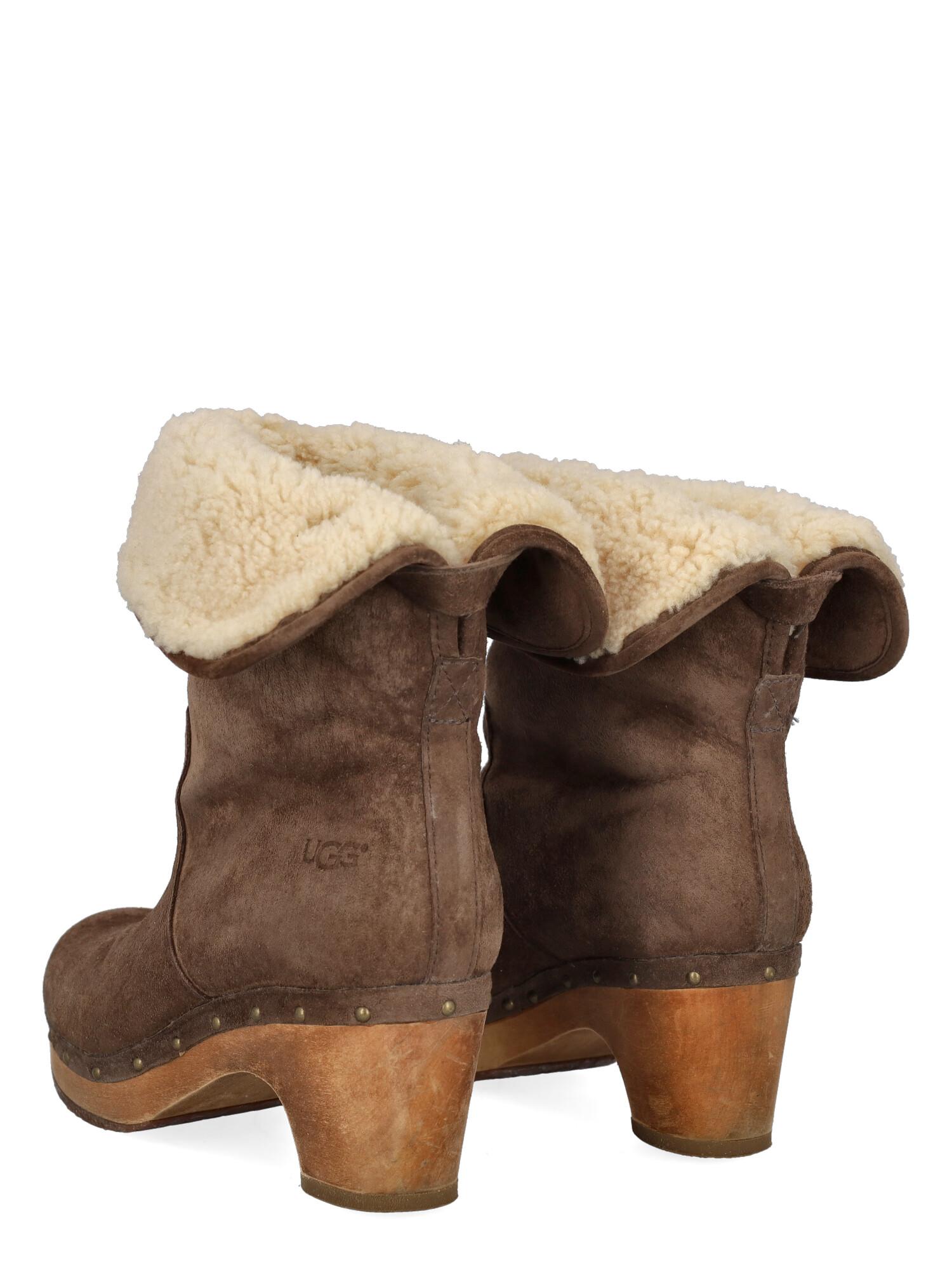ugg tye 39
