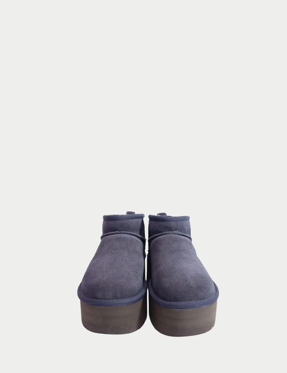 Ugg - EU 36 (Schwarz) im Angebot
