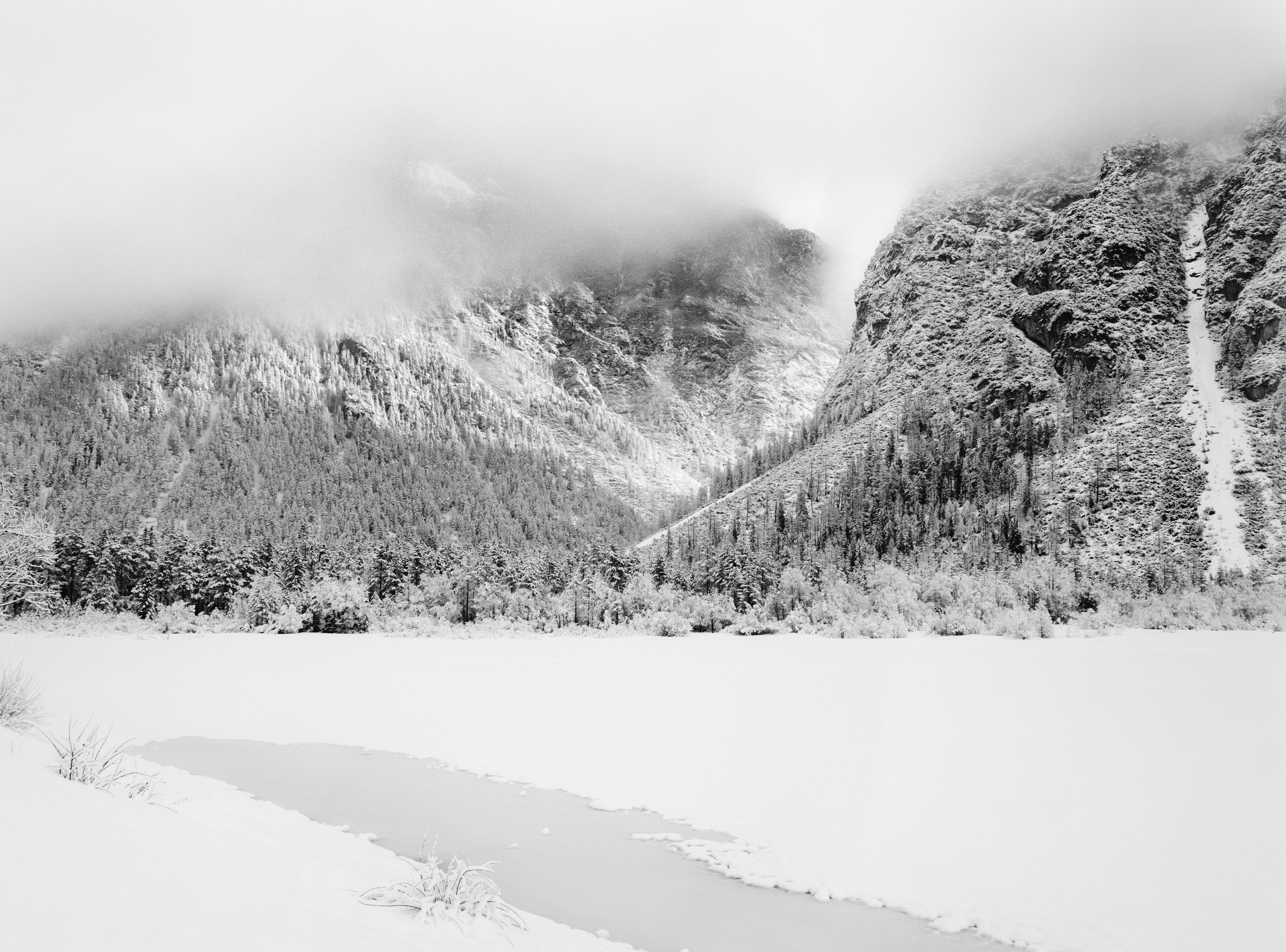 Landscape Photograph Ugne Pouwell - Cortina D'Ampezzo No.2 - Photographie de paysage analogique en noir et blanc, Ltd. 10