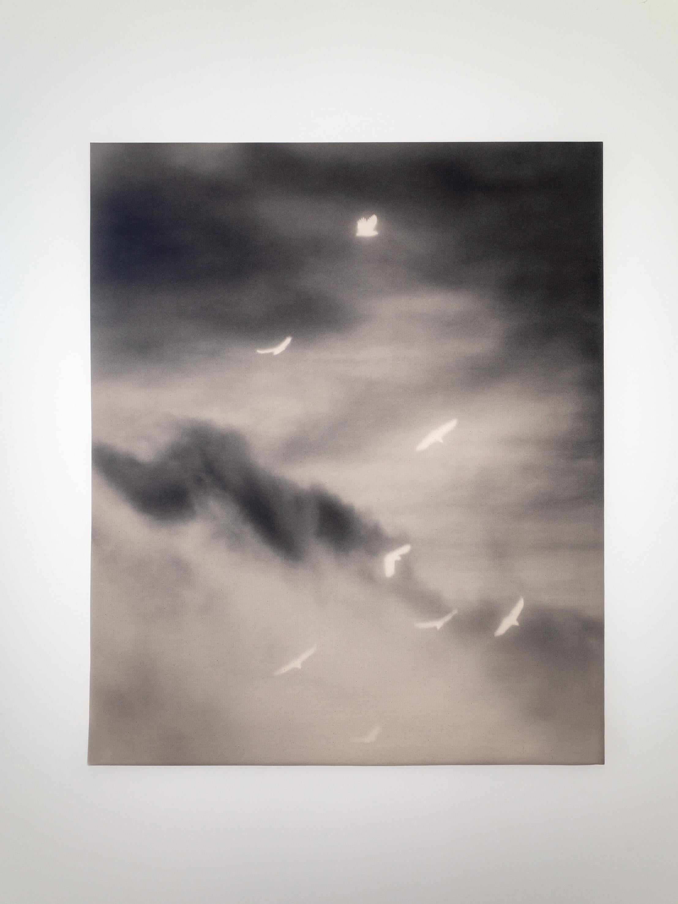 Flight - abstrakte Himmelsfotografie auf Baumwoll-Leinwand, limitierte Auflage von 5 Stück – Photograph von Ugne Pouwell