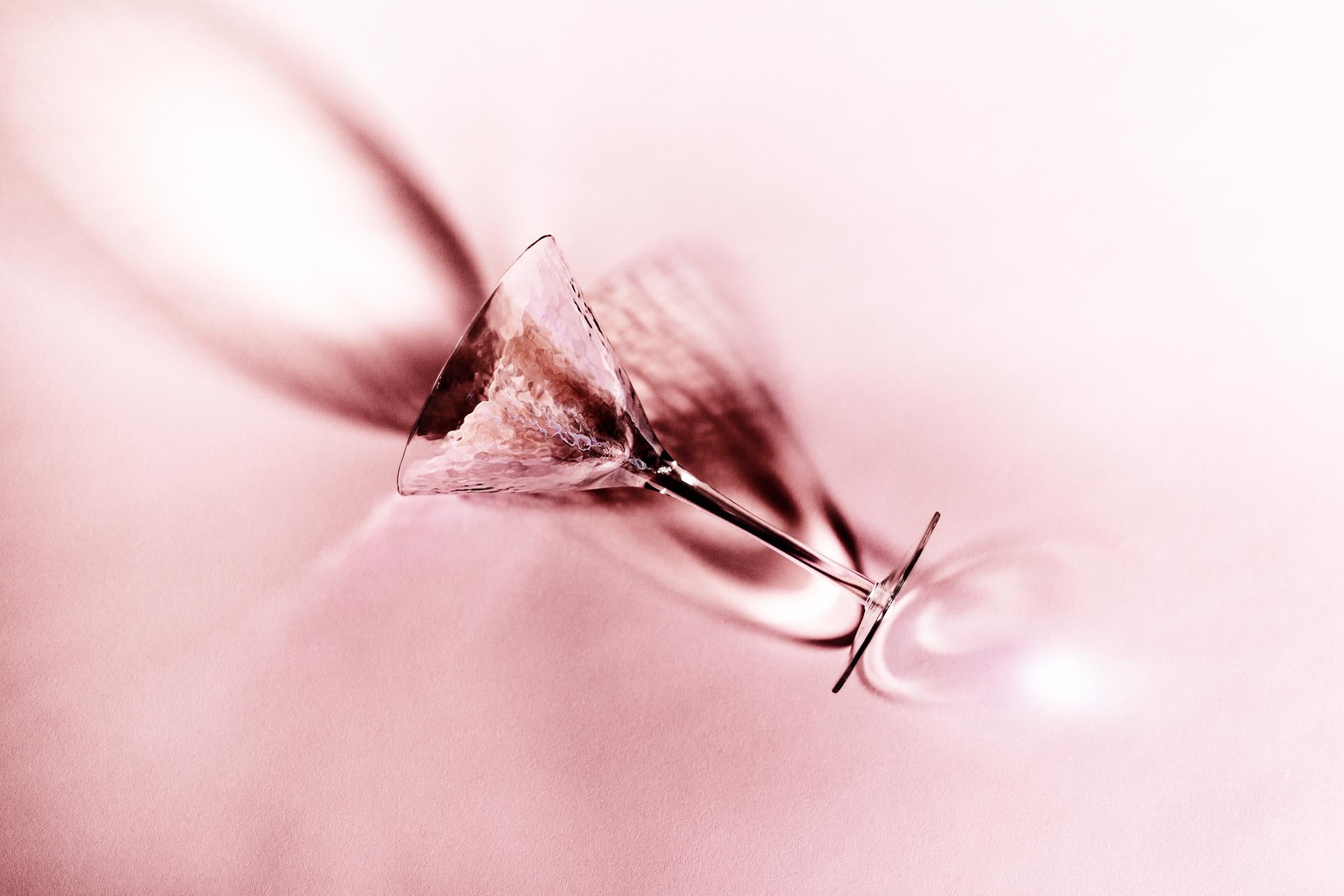 Glas, Stillleben-Fotografie aus rosa Glas, limitierte Auflage von 20 Stück