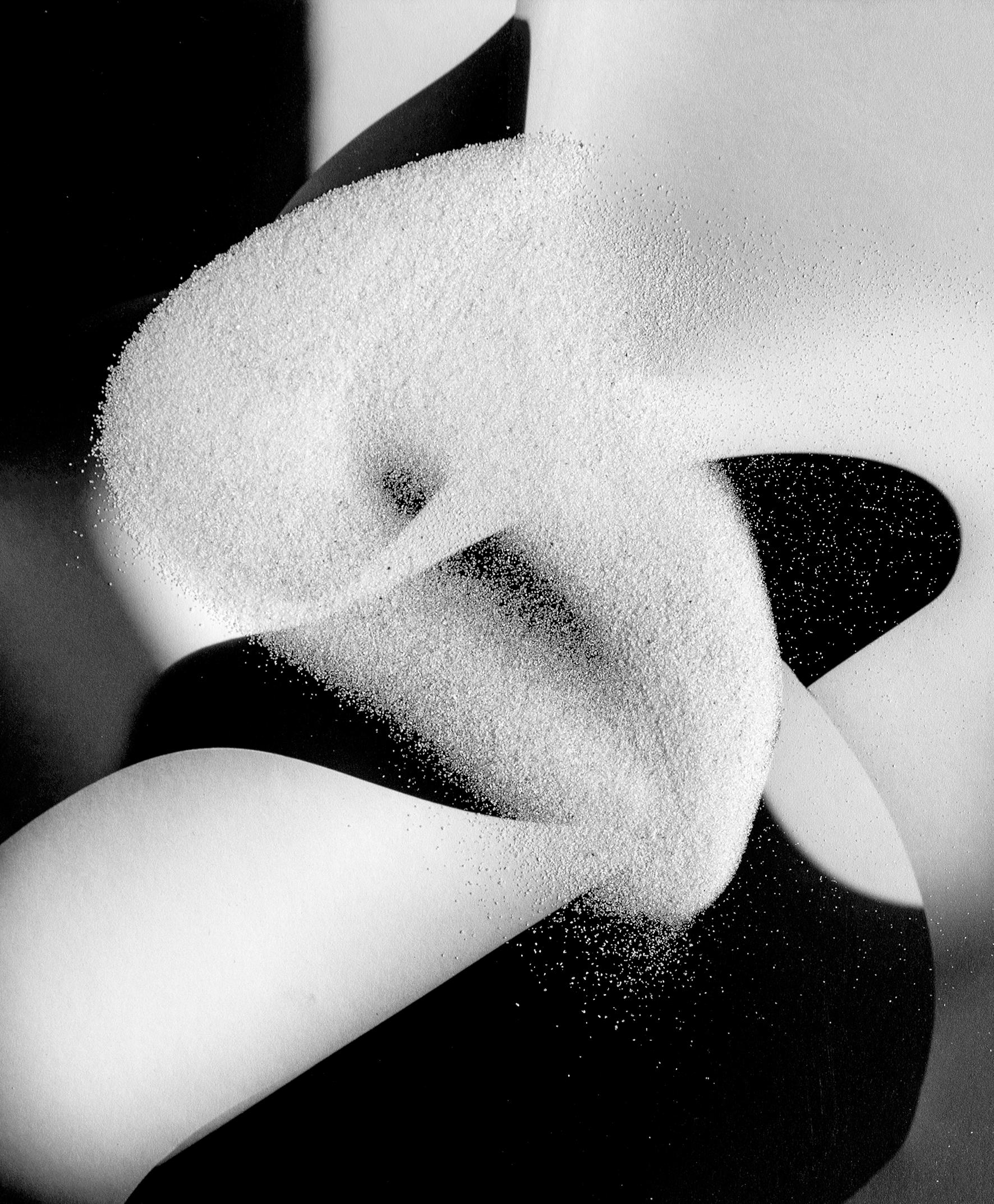 Ugne Pouwell Black and White Photograph – Sandstill Nr.3