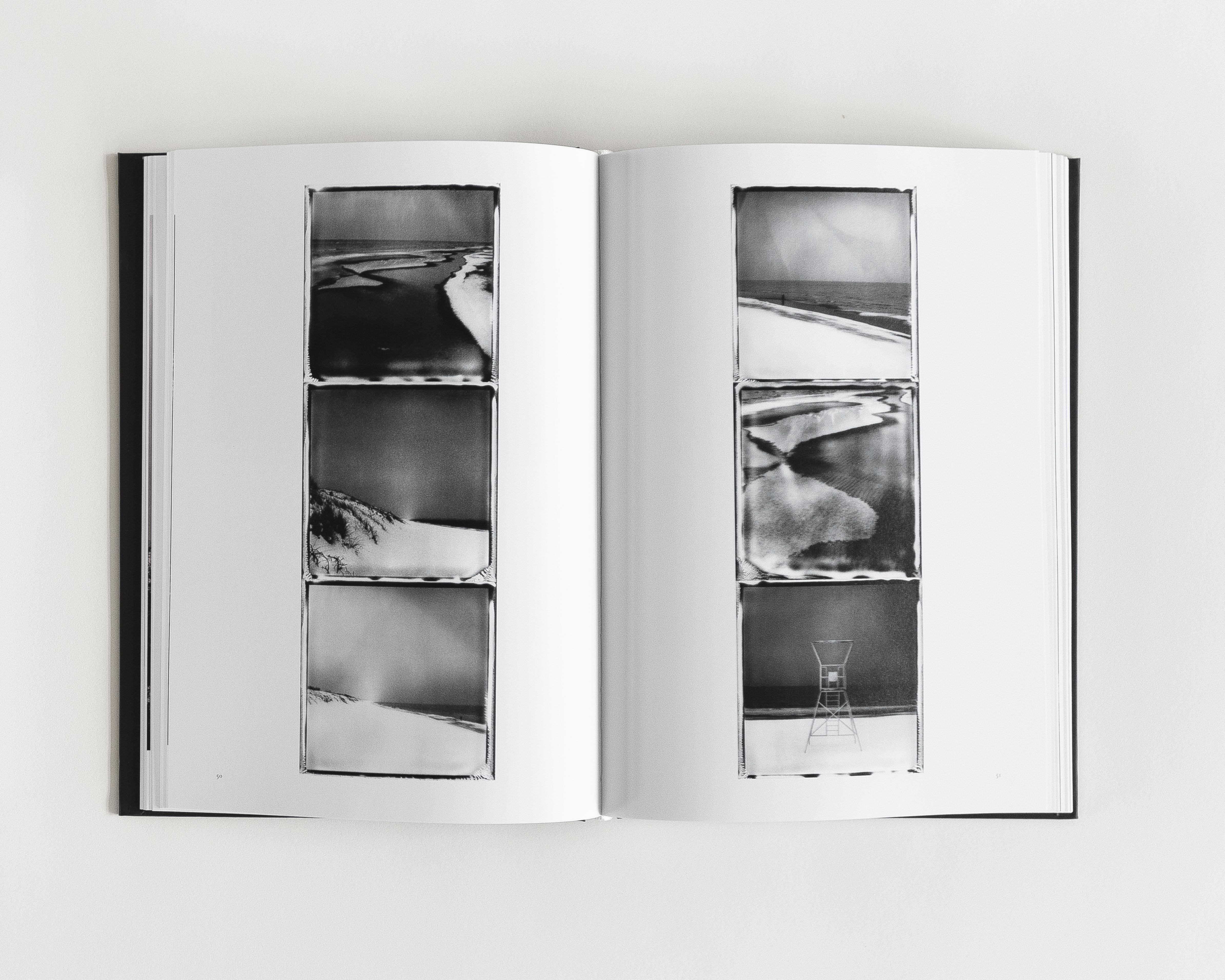 SOLACE de Ugnė Pouwell - Libro de Fotografía Artística en Blanco y Negro en venta 9