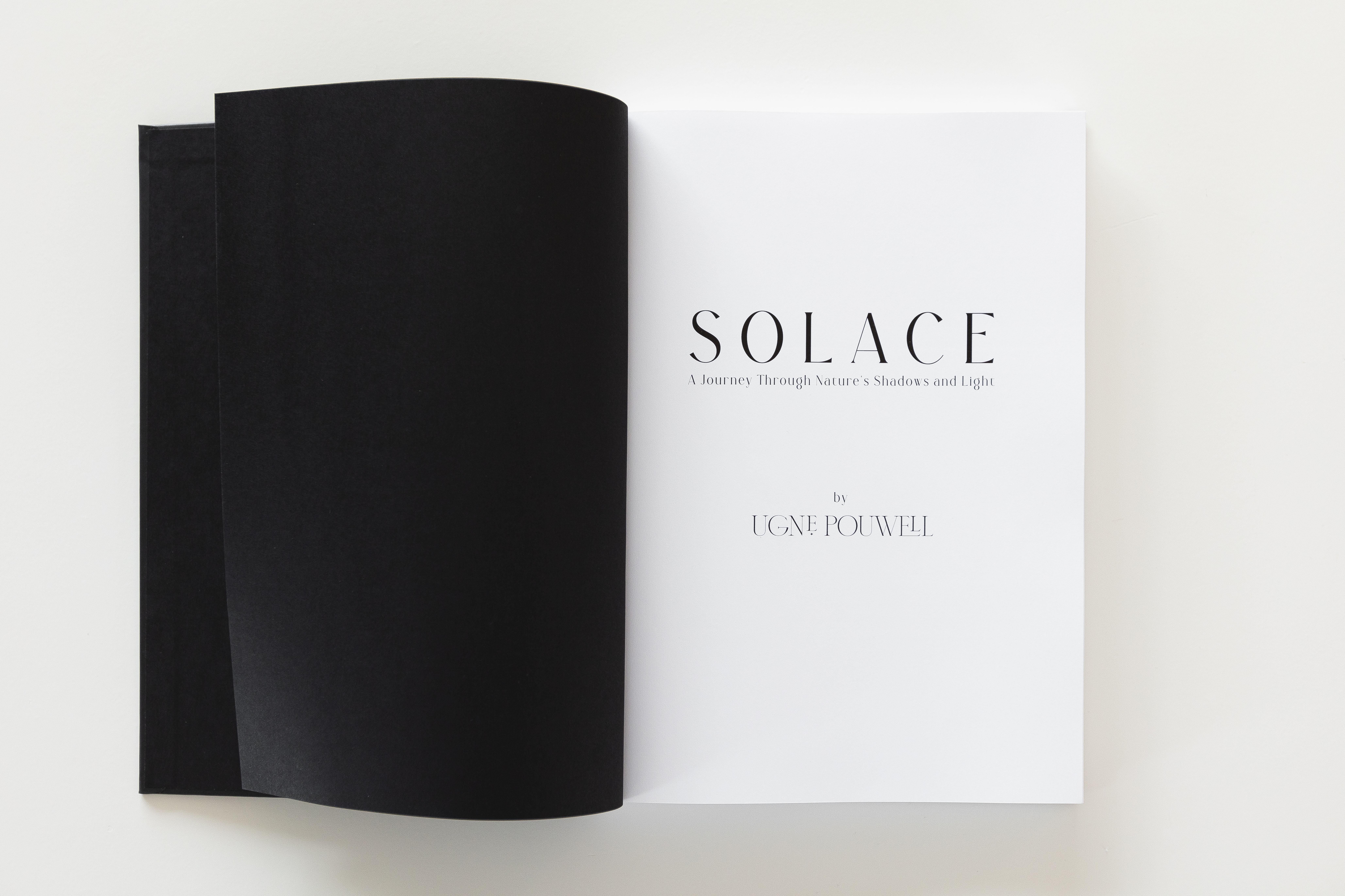 SOLACE de Ugnė Pouwell - Libro de Fotografía Artística en Blanco y Negro en venta 3