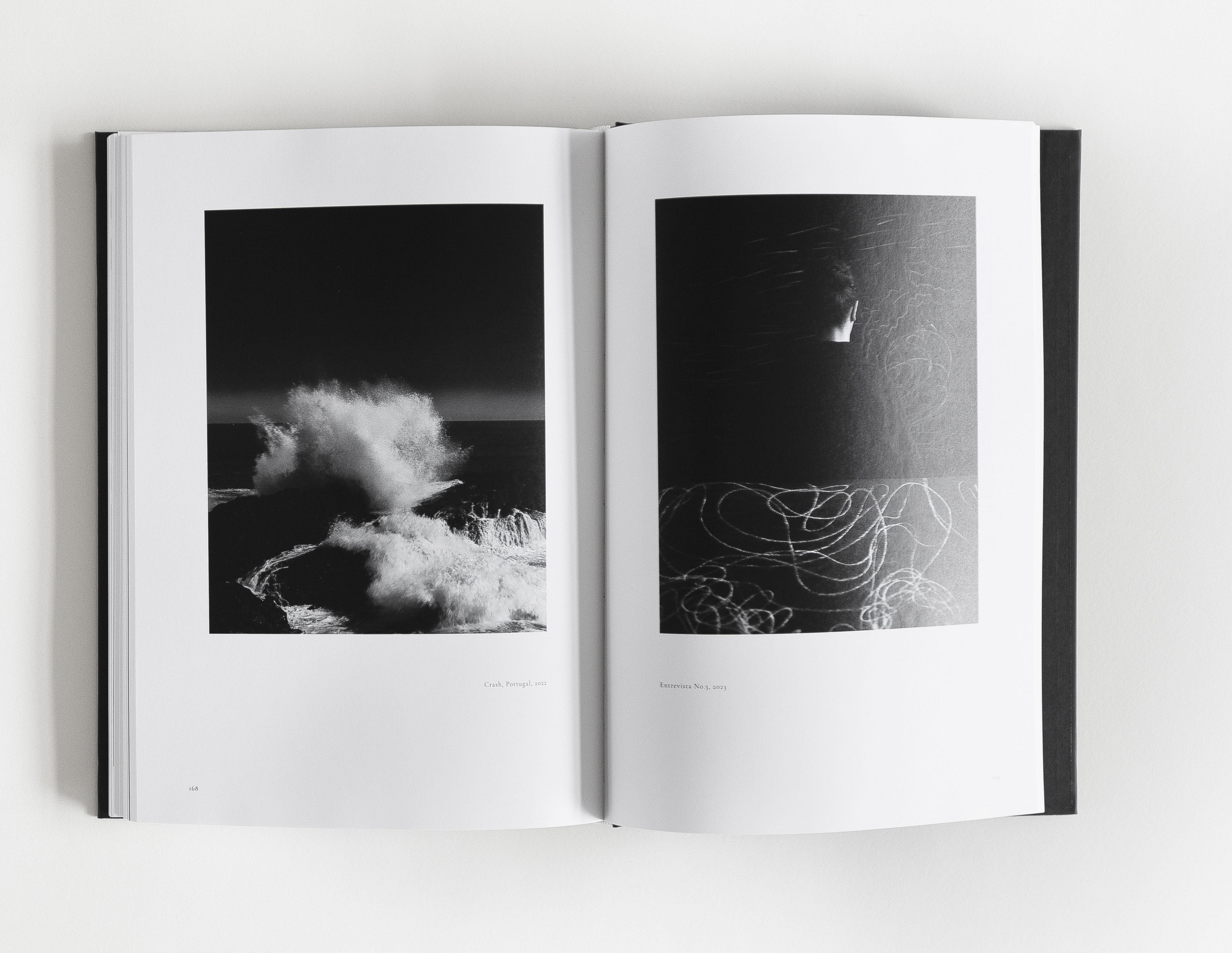 SOLACE de Ugnė Pouwell - Libro de Fotografía Artística en Blanco y Negro en venta 6