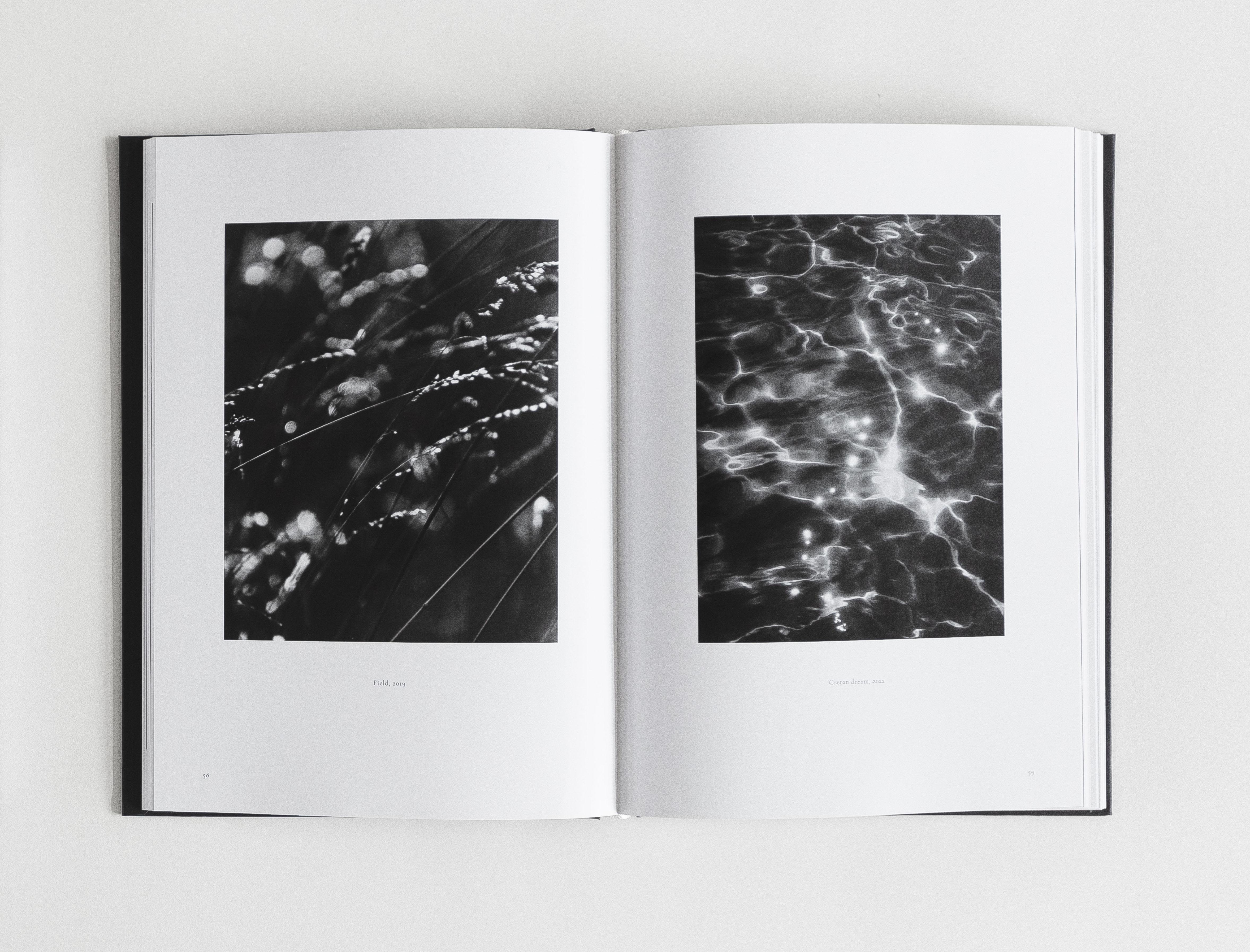 SOLACE de Ugnė Pouwell - Libro de Fotografía Artística en Blanco y Negro en venta 7