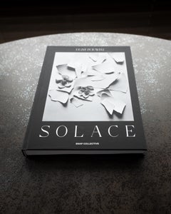 Deshacer - fotografía artística firmada con un ejemplar del libro "Solace" reservado con antelación