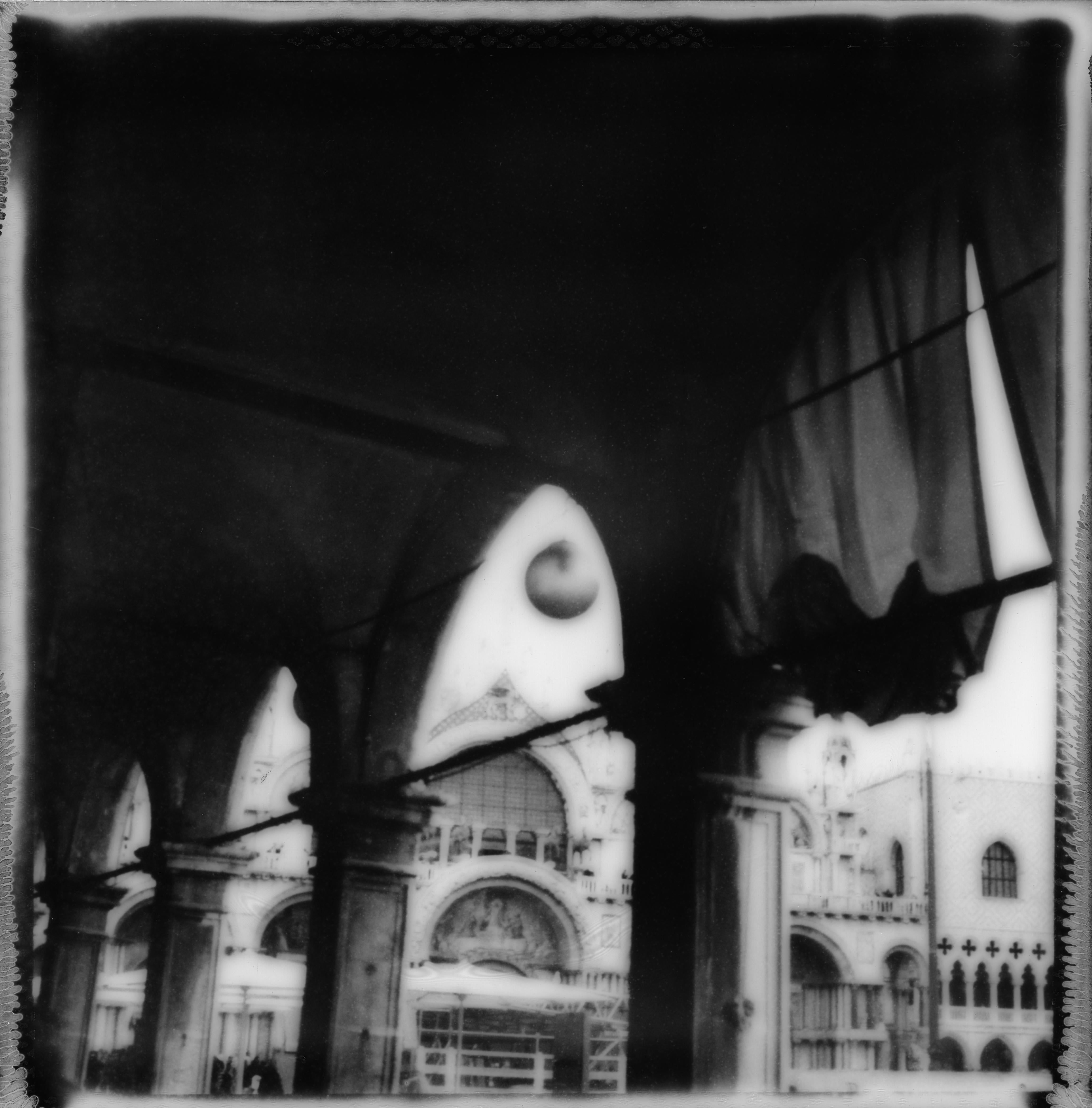 'Venise #3' 2024 - photographie de paysage polaroid en noir et blanc.