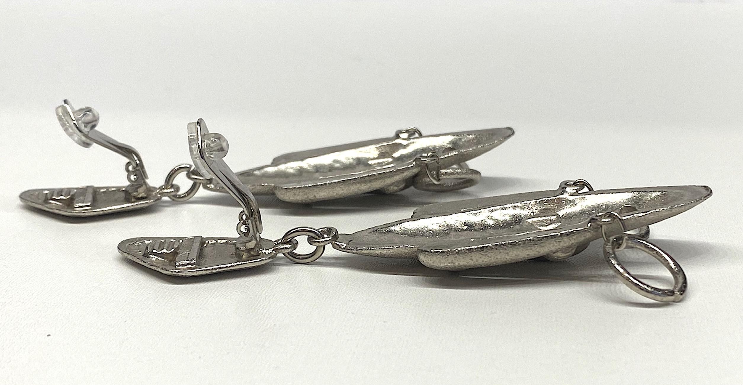 Ugo Correani 1980s Abstract Face Pendant Earrings 3