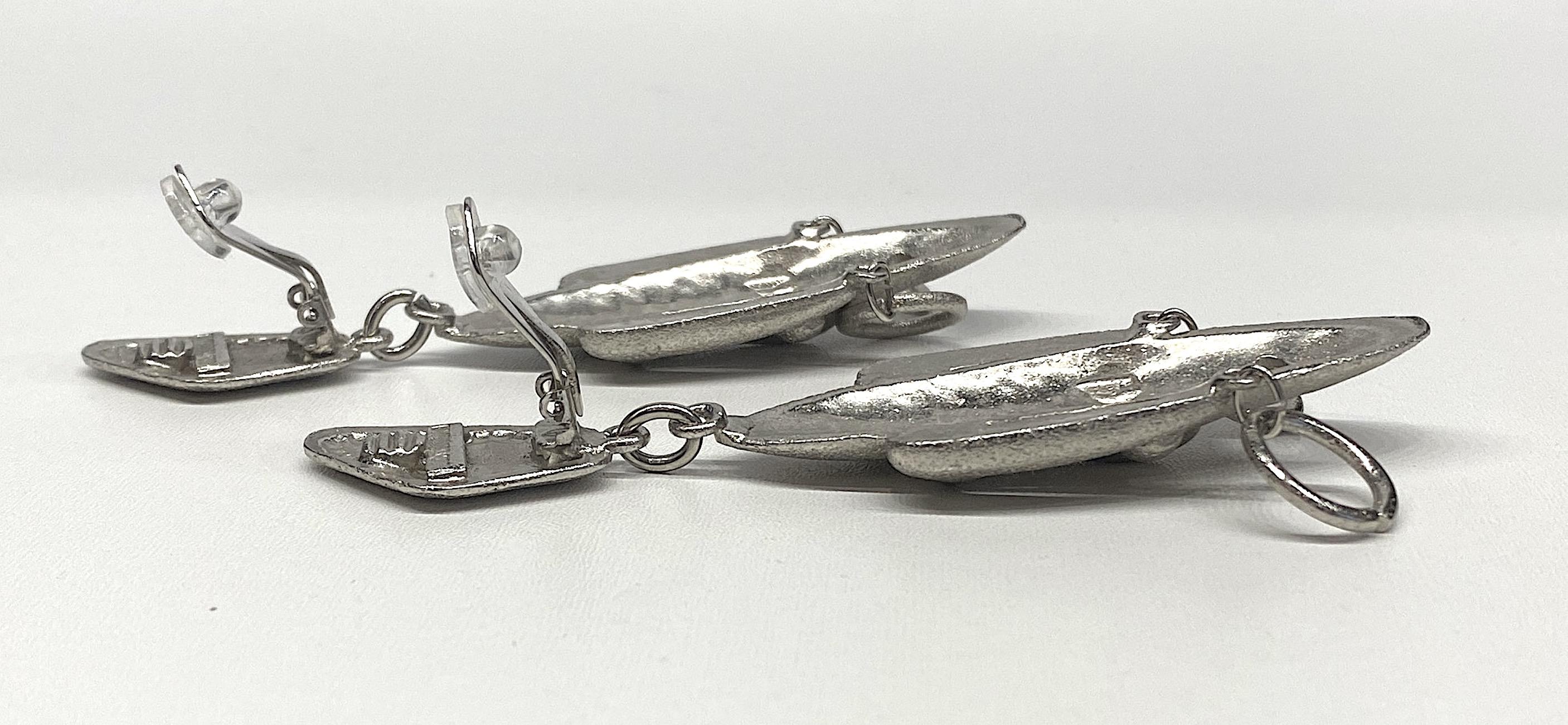 Ugo Correani 1980s Abstract Face Pendant Earrings 4