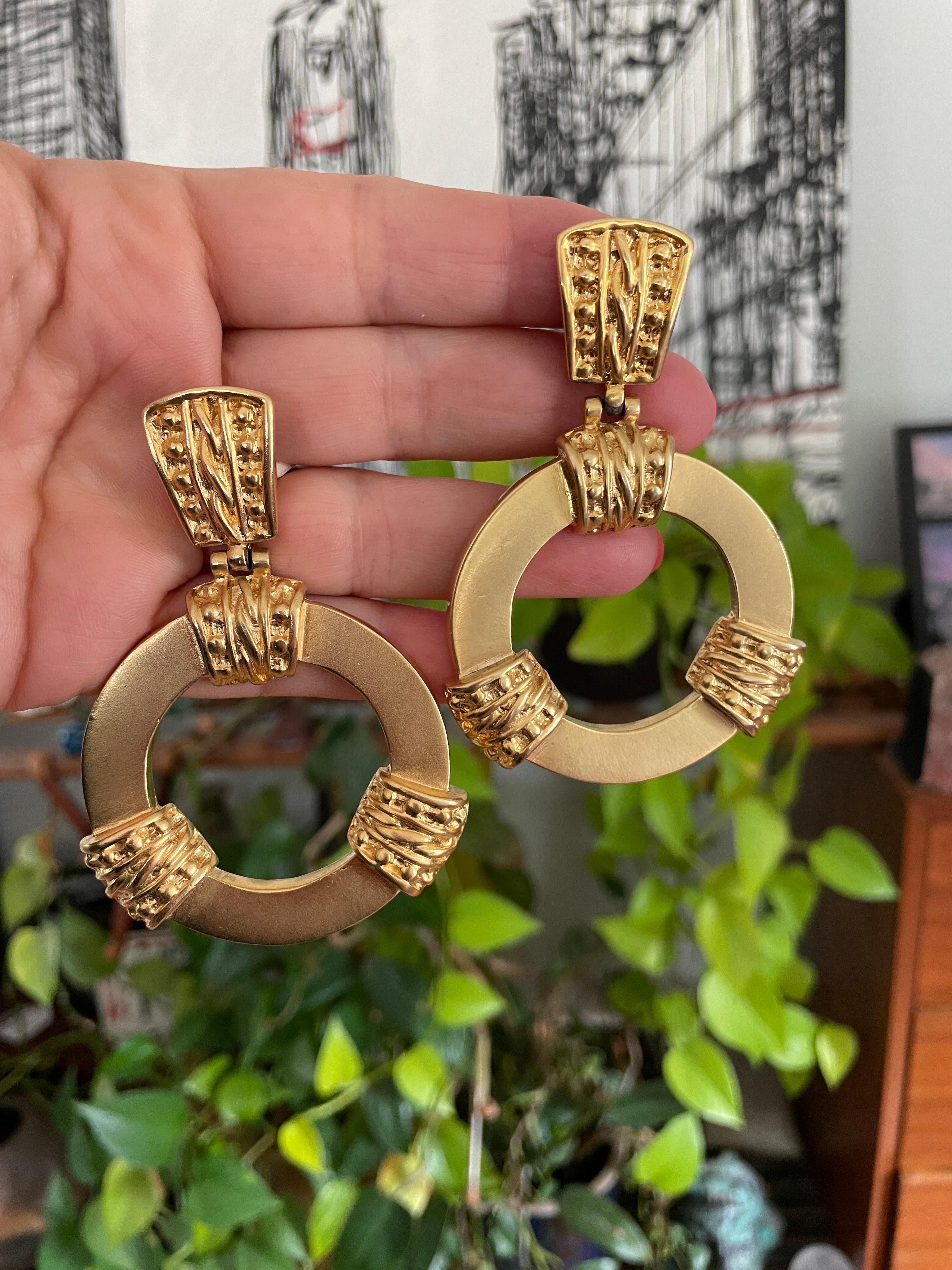 Ugo CORREANI ITALY Gold Gilt Massive Earrings New old Stock 1980s In Excellent Condition For Sale In Wallkill, NY