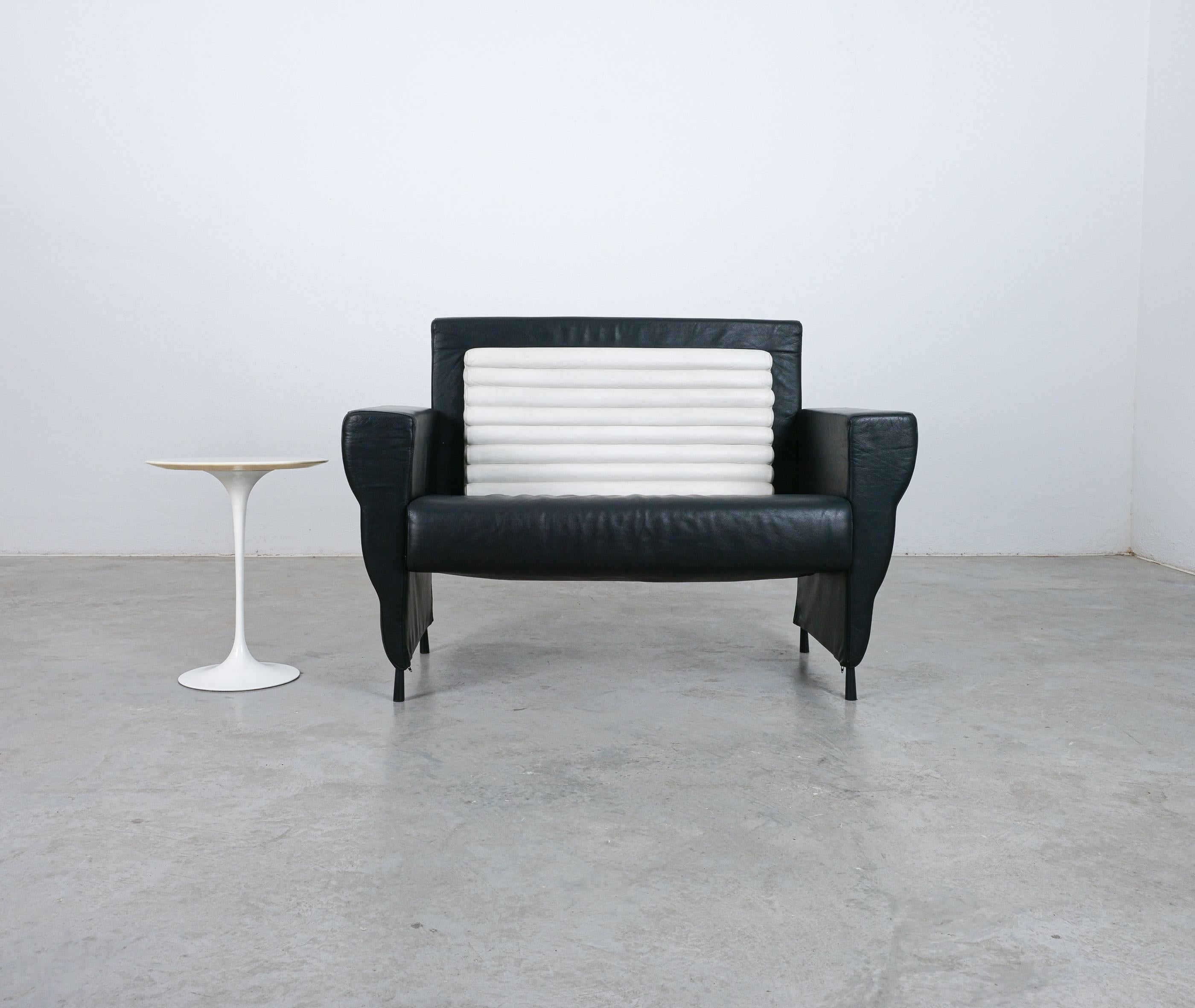 Ugo La Pietra für Busnelli Flessuosa Sofa aus schwarzem und weißem Leder, Italien 1985 im Angebot 1