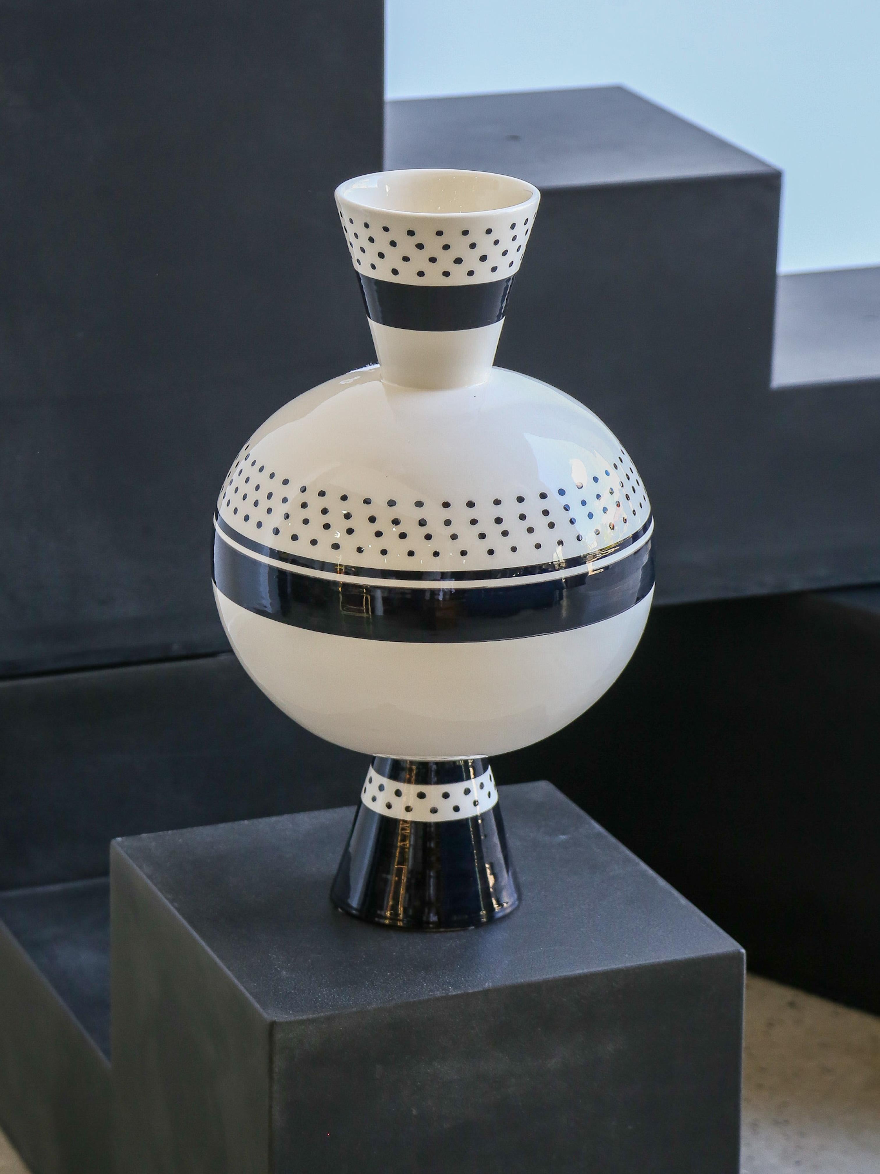 Mid-Century Modern Ugo La Pietra for Rometti Aryballos Vase Ceramic For Sale