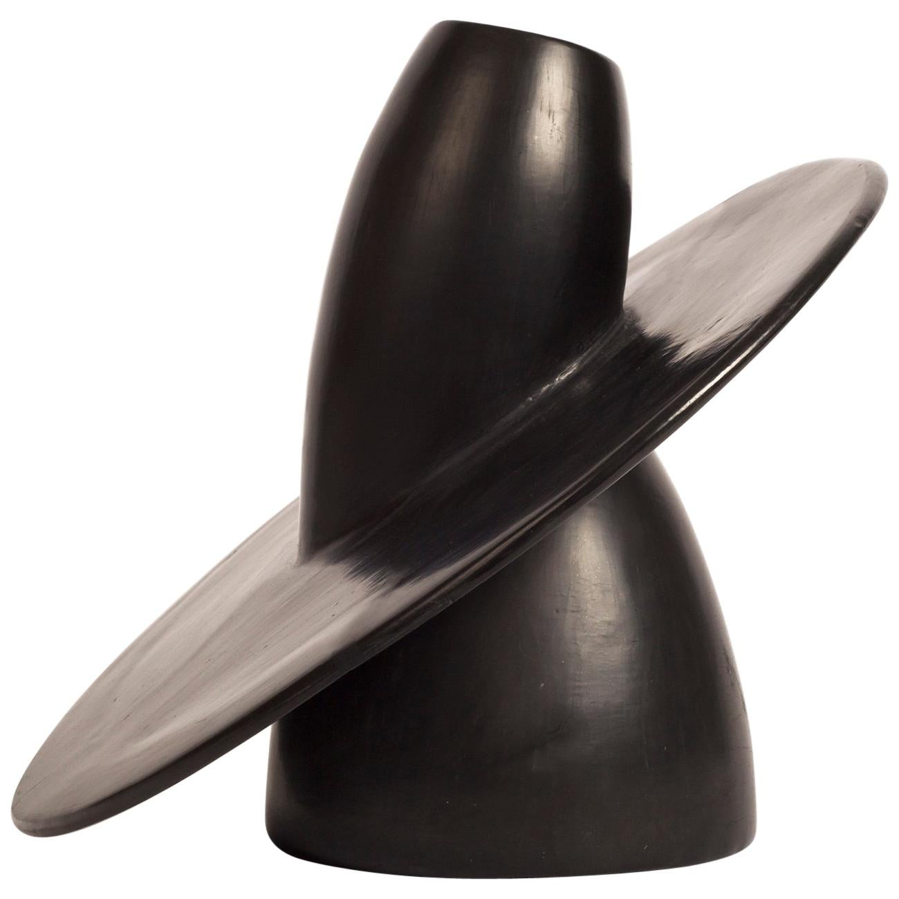 ""Force intérieure"" Vase étrusque Bucchero en céramique noire fait à la main #1 en vente