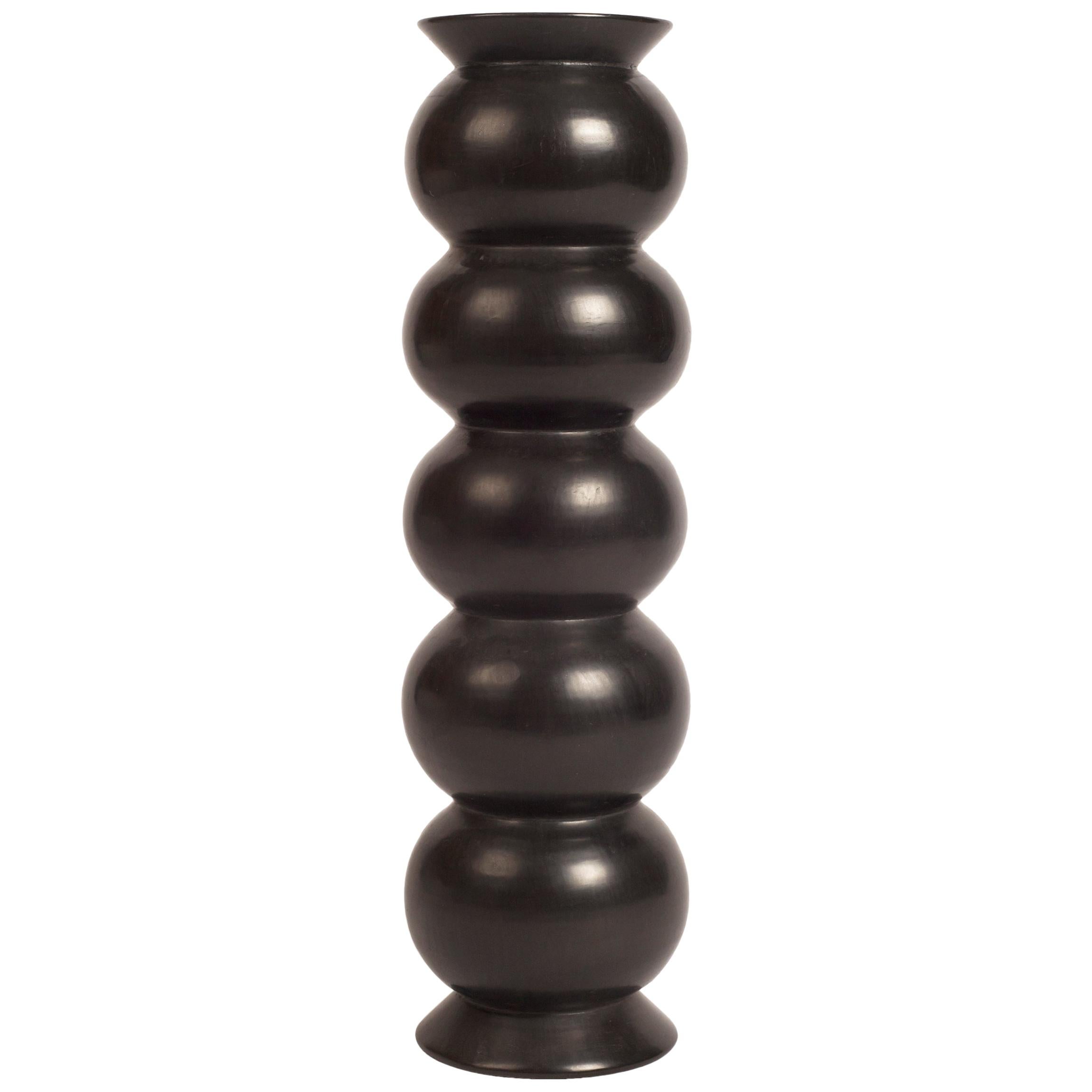 ""Force intérieure"" Vase étrusque Bucchero en céramique noire fait à la main #3 en vente