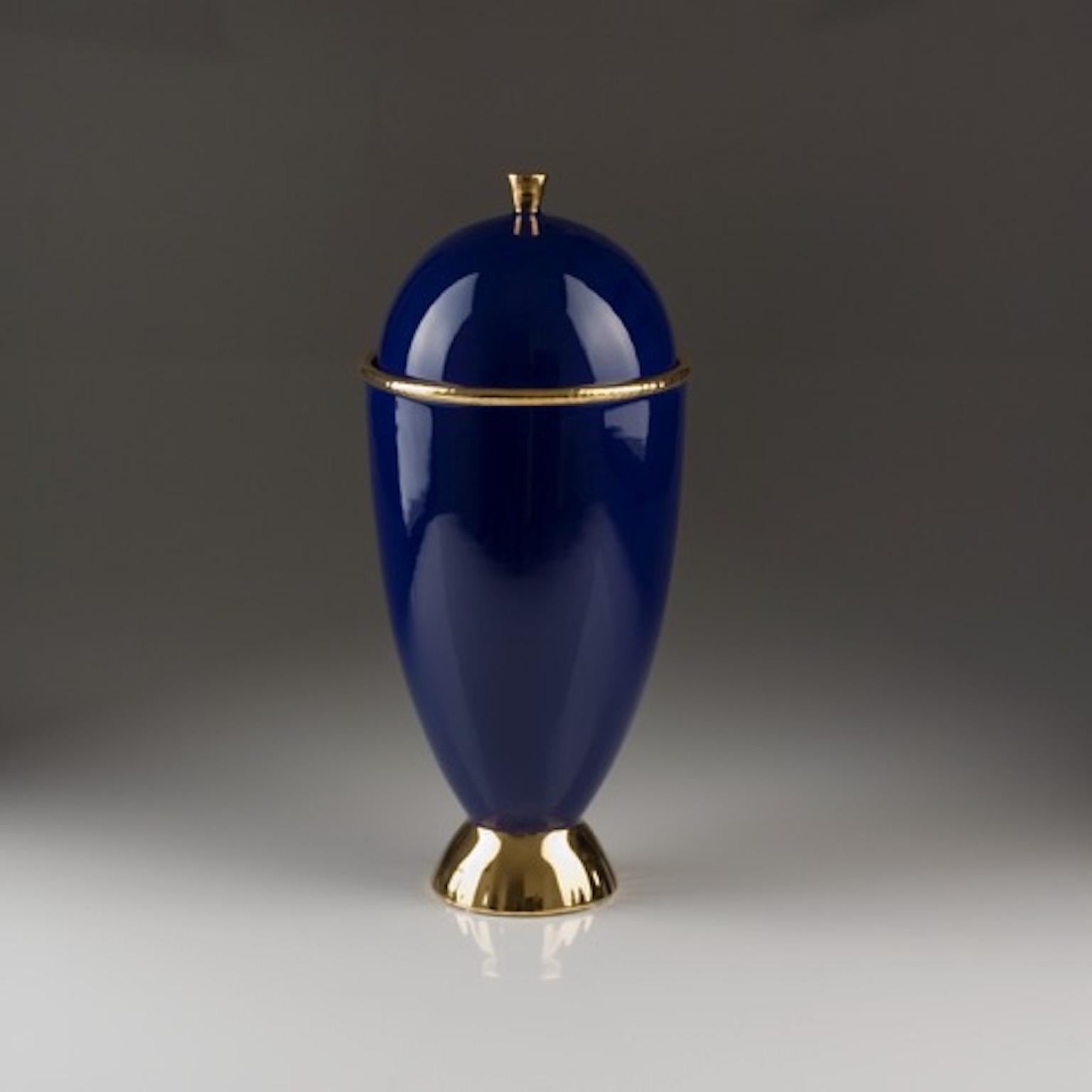 Italian Ceramic Vase 05 Model 900 Collection by Ugo La Pietra for Superego Editions. For Sale