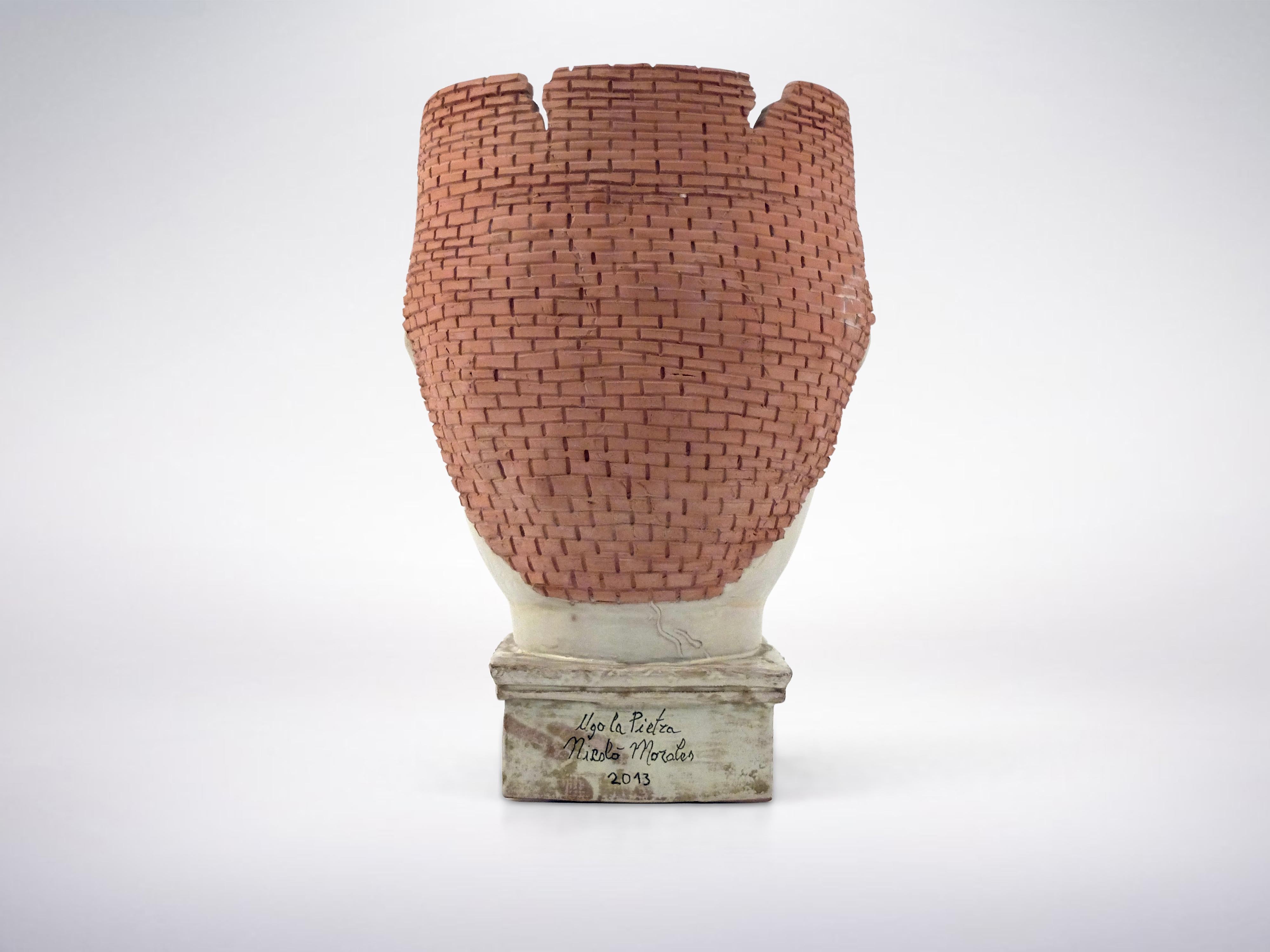 italien Ugo La Pietra, Vase en porcelaine « Archeologo », 2013 en vente