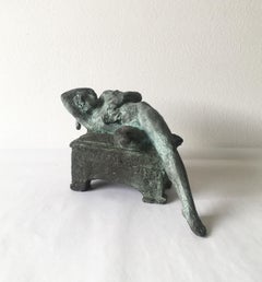 Con Gli Occhi Nelle Stelle 2006 Italia Scultura in bronzo di Ugo Riva