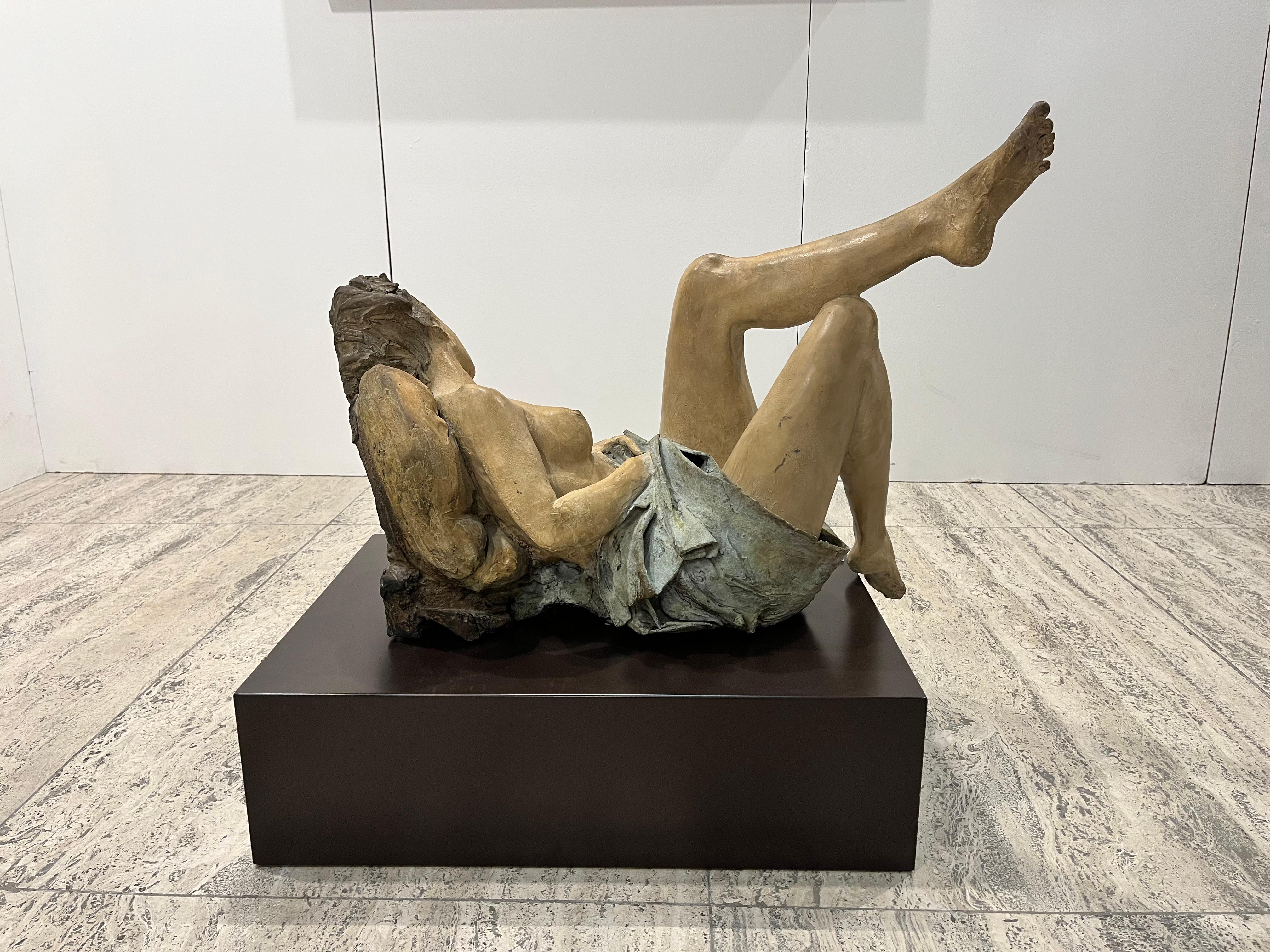 Fine beauty female nude sculpture in bronze, patina ochre and azur, dust blue - Sculpture by Ugo Riva