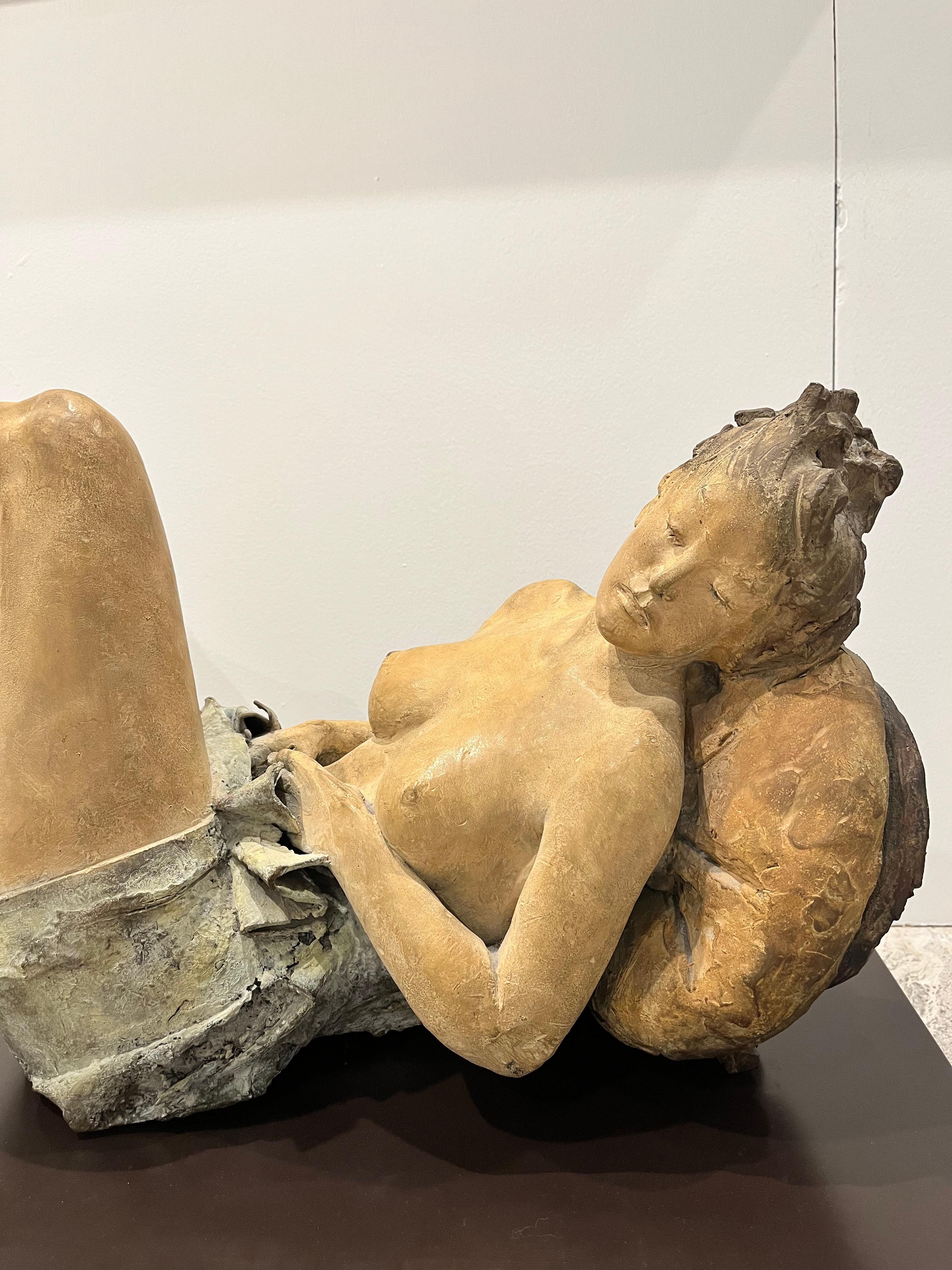 Fine beauty female nude sculpture in bronze, patina ochre and azur, dust blue - Realist Sculpture by Ugo Riva