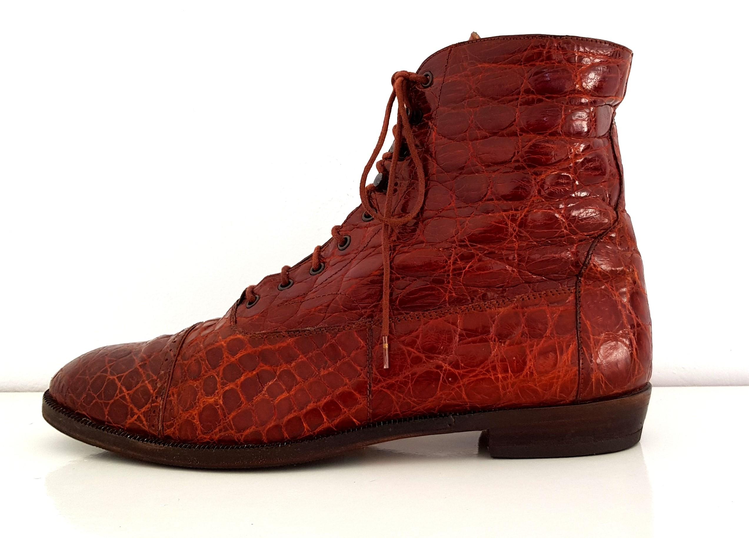 Ugo Rossetti Wild Crocodile Leather Boots with Laces. 
Color: Reddish Brown 
Heel height: 3 cm
Conditions: Never worn before (NEW)
Size 40 (EU)
Made in Italy