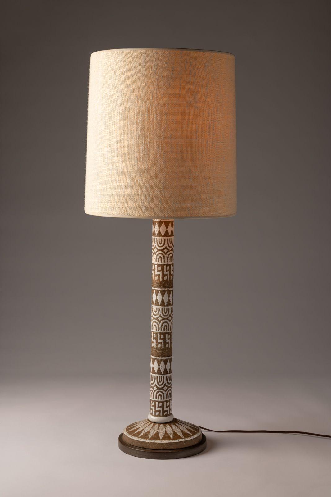 Italiano Ugo Zaccagnini Lampada da Tavolo Sgraffito Primative in Ceramica Italiana del Mid-Century Design in vendita