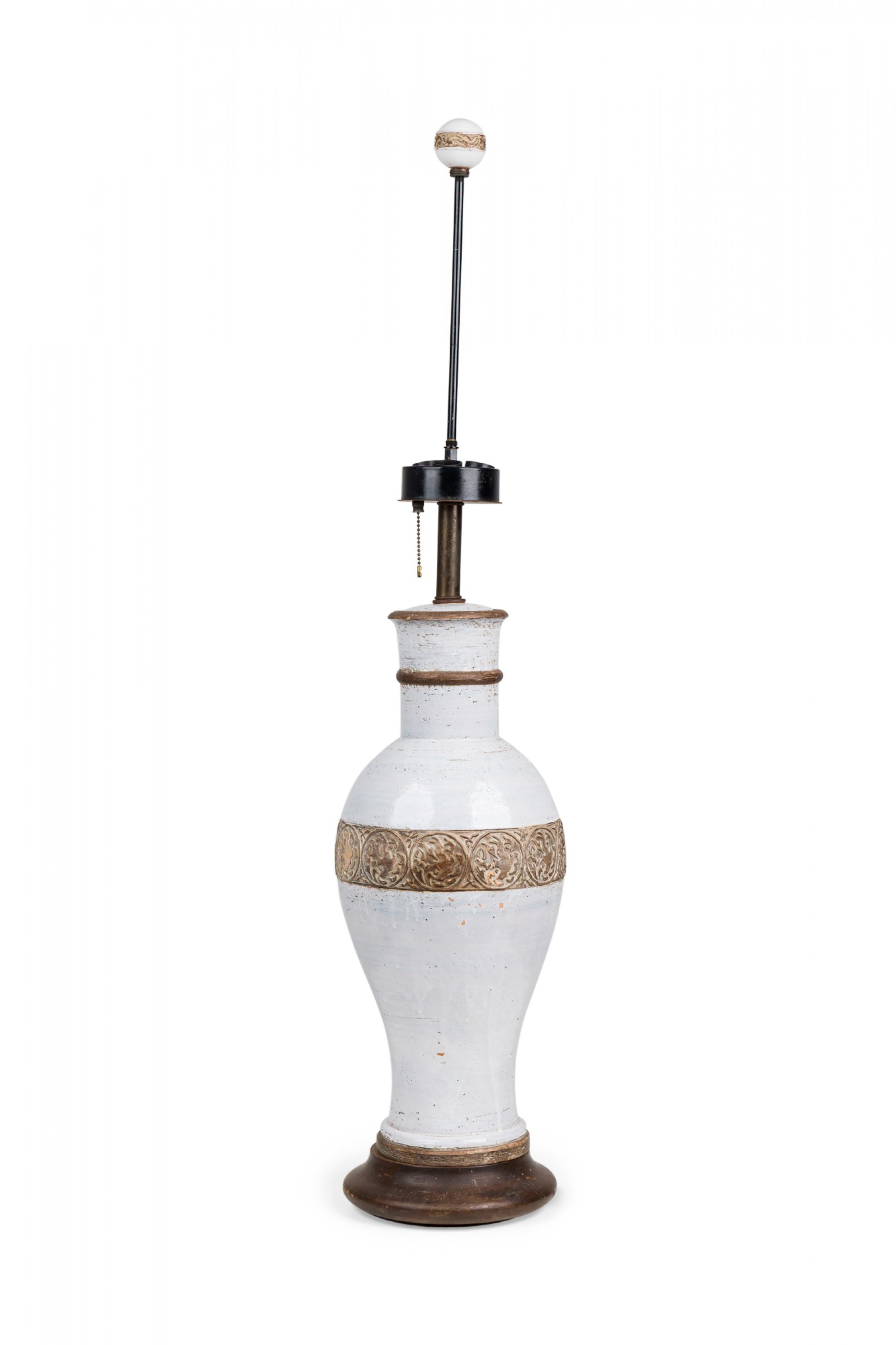 Mid-Century Modern Ugo Zaccagnini Italian Ceramic White Glazed Urn Table Lamp on Dark Wood Base