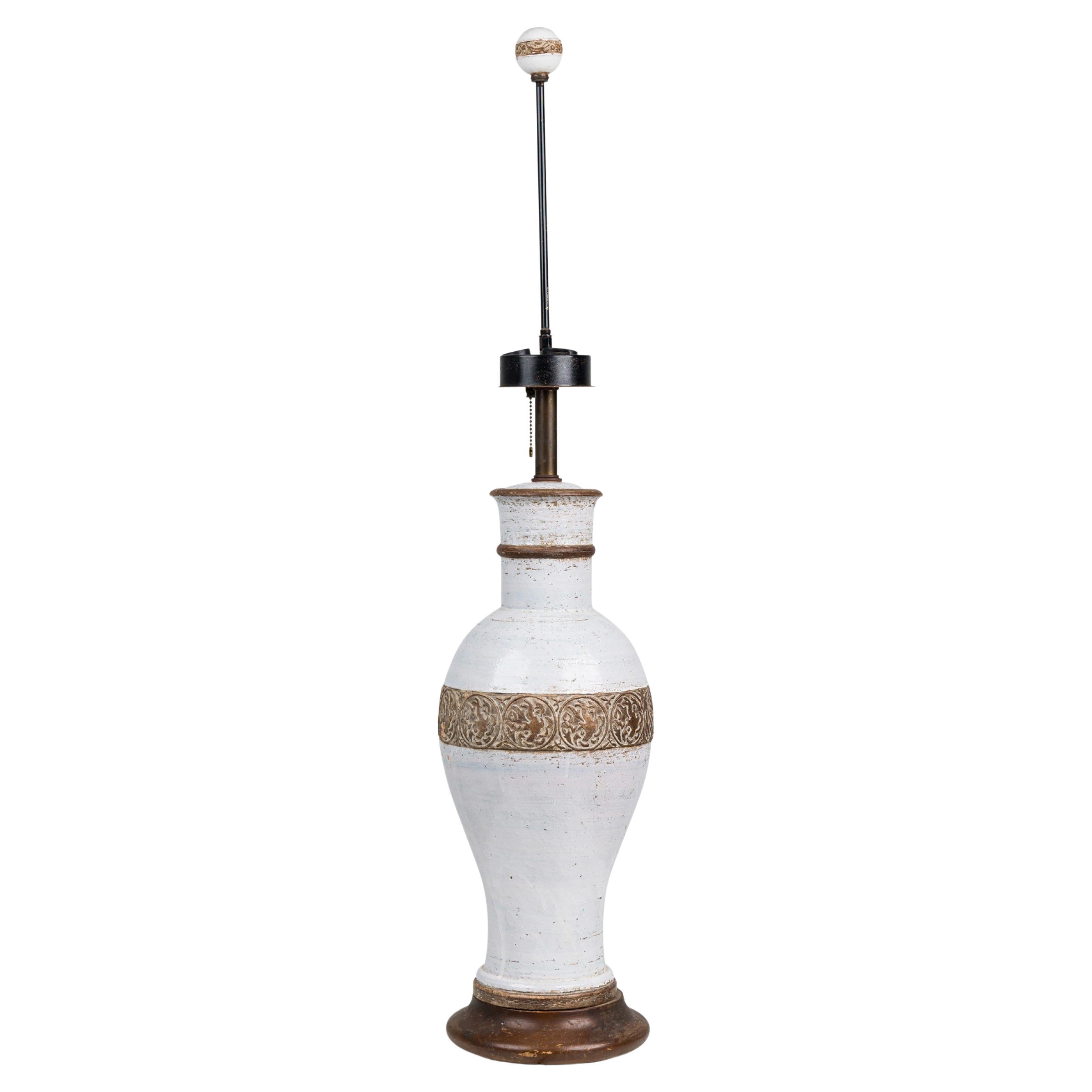 Ugo Zaccagnini Italian Ceramic White Glazed Urn Table Lamp on Dark Wood Base For Sale