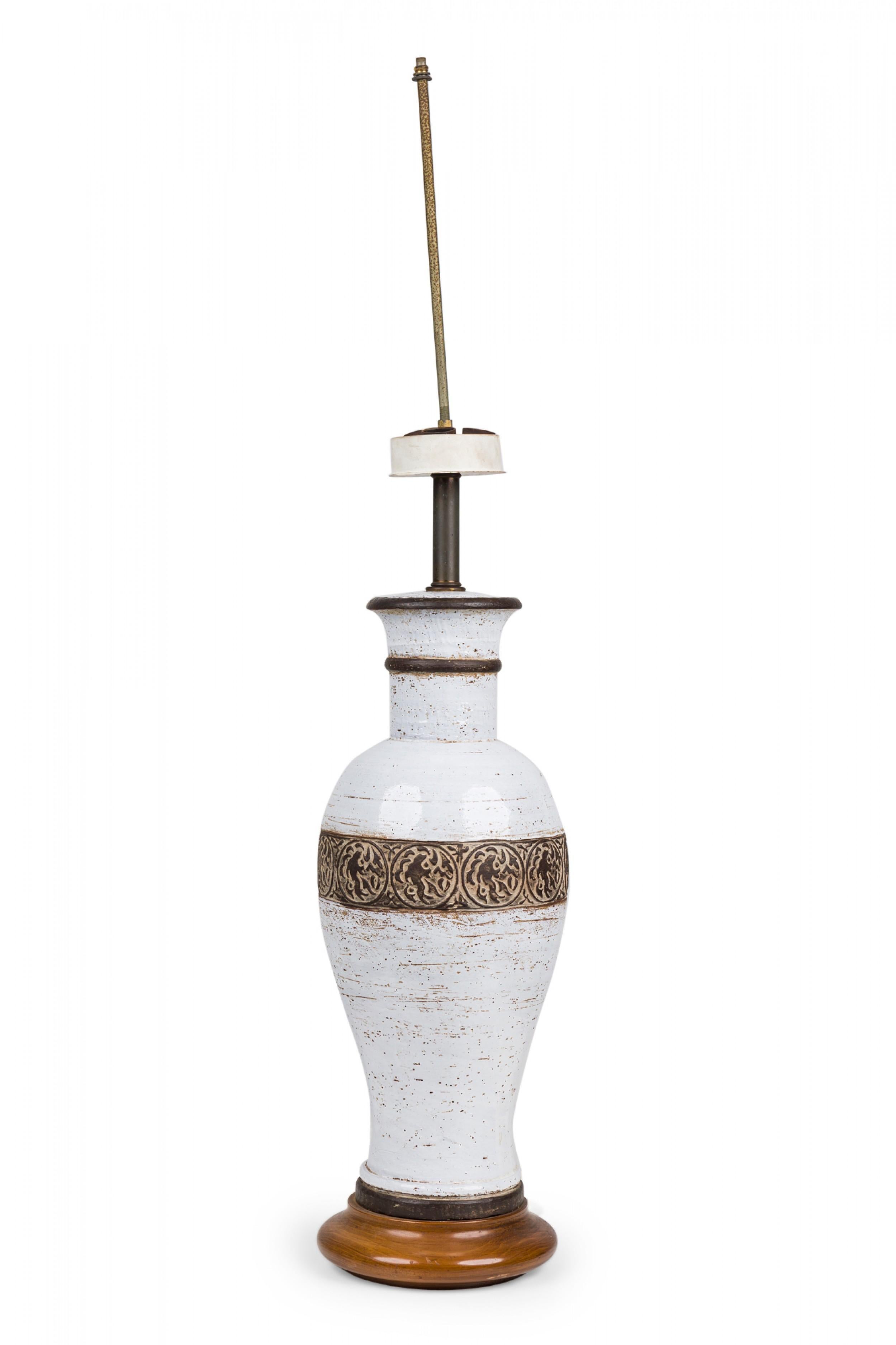 Ugo Zaccagnini Italian Ceramic White Glazed Urn Table Lamp on Light Wood Base For Sale 1