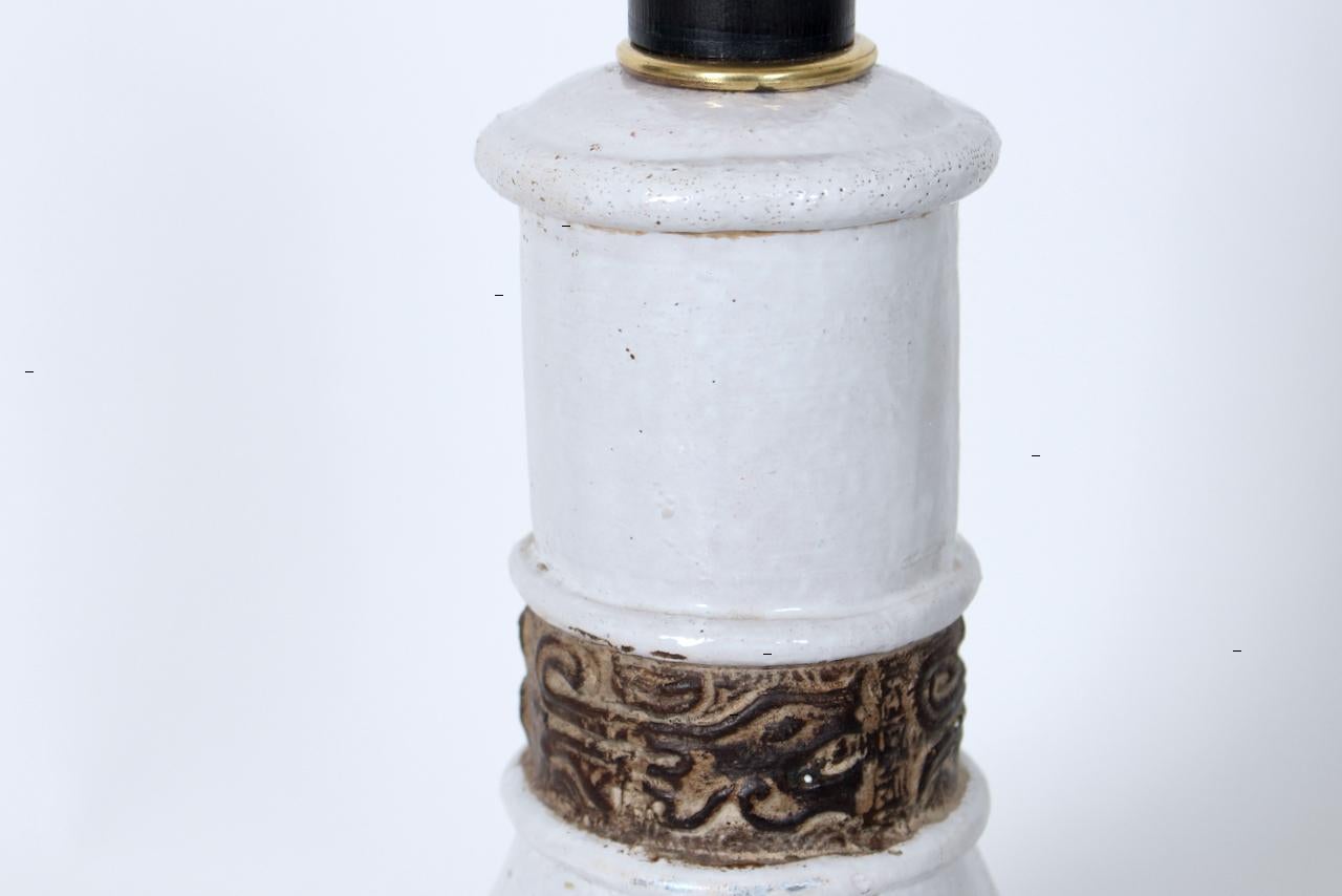 Ugo Zaccagnini Ming-Stil Off-White & Cocoa Banded Glazed Pottery Lamp, um 1960 im Angebot 3