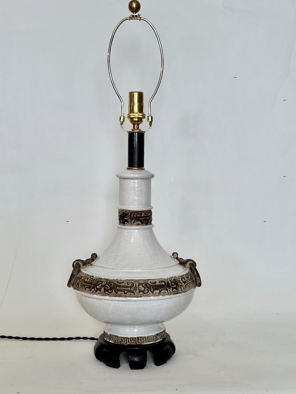 Lampe en poterie émaillée de style Ming, Ugo Zaccagnini, blanc cassé et bandes de coco, vers 1960 en vente 13