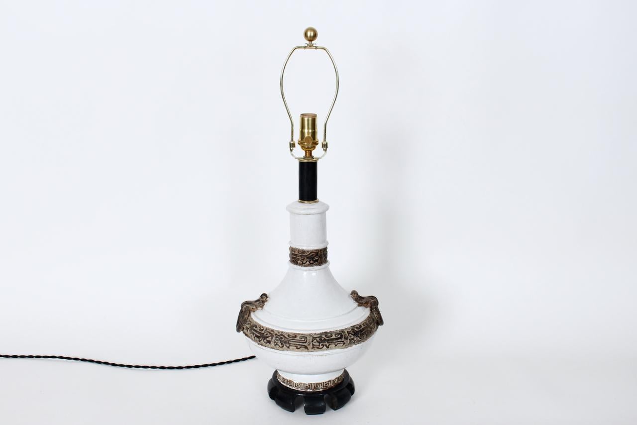 Mid-20th Century Ugo Zaccagnini Ming Style Cocoa Banded Off White Glazed Pottery Lamp, C. 1960 For Sale