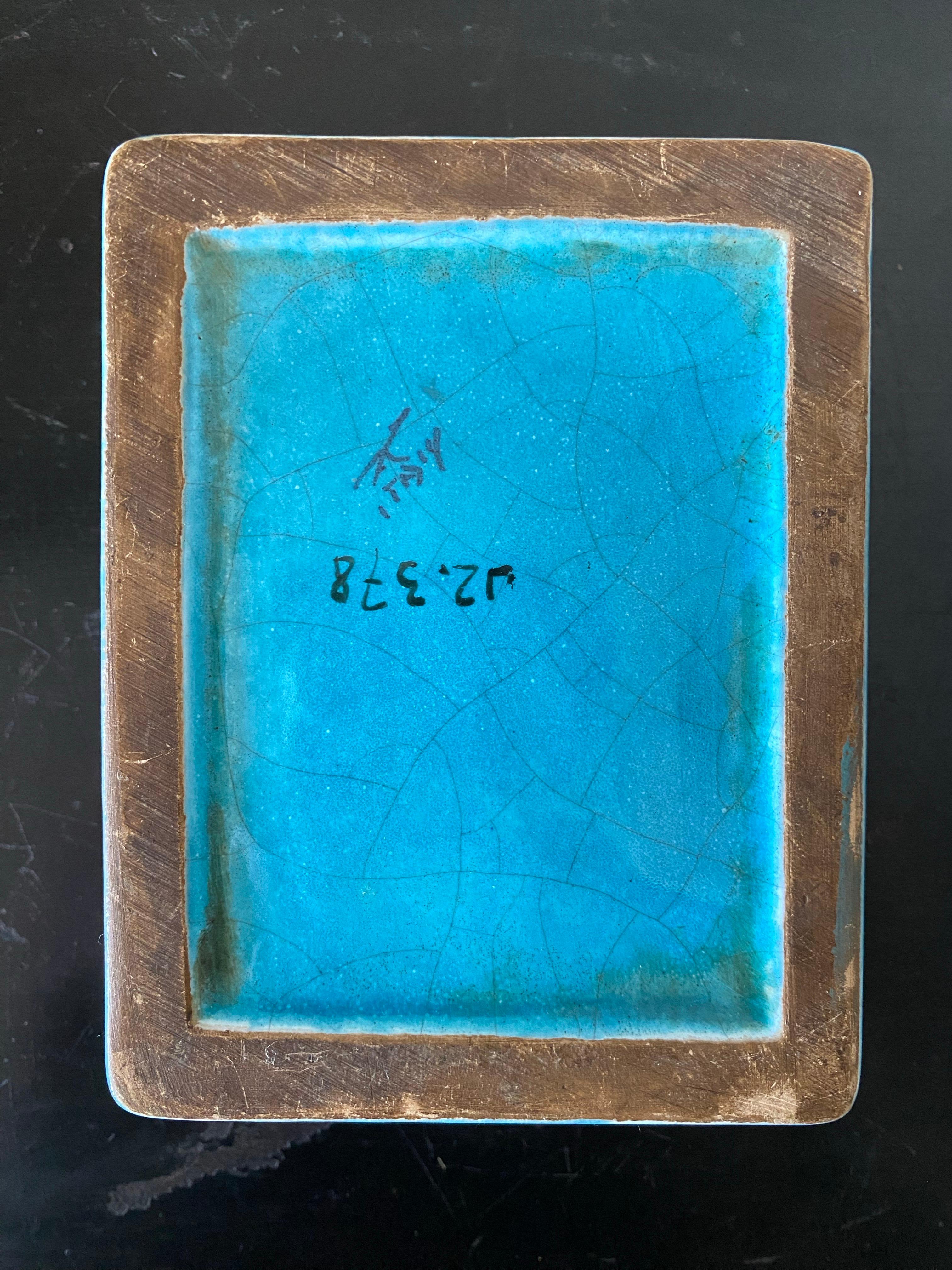 Ugo Zaccagnini Caja de cerámica azul egipcia turquesa con motivo de diana siglo XX en venta