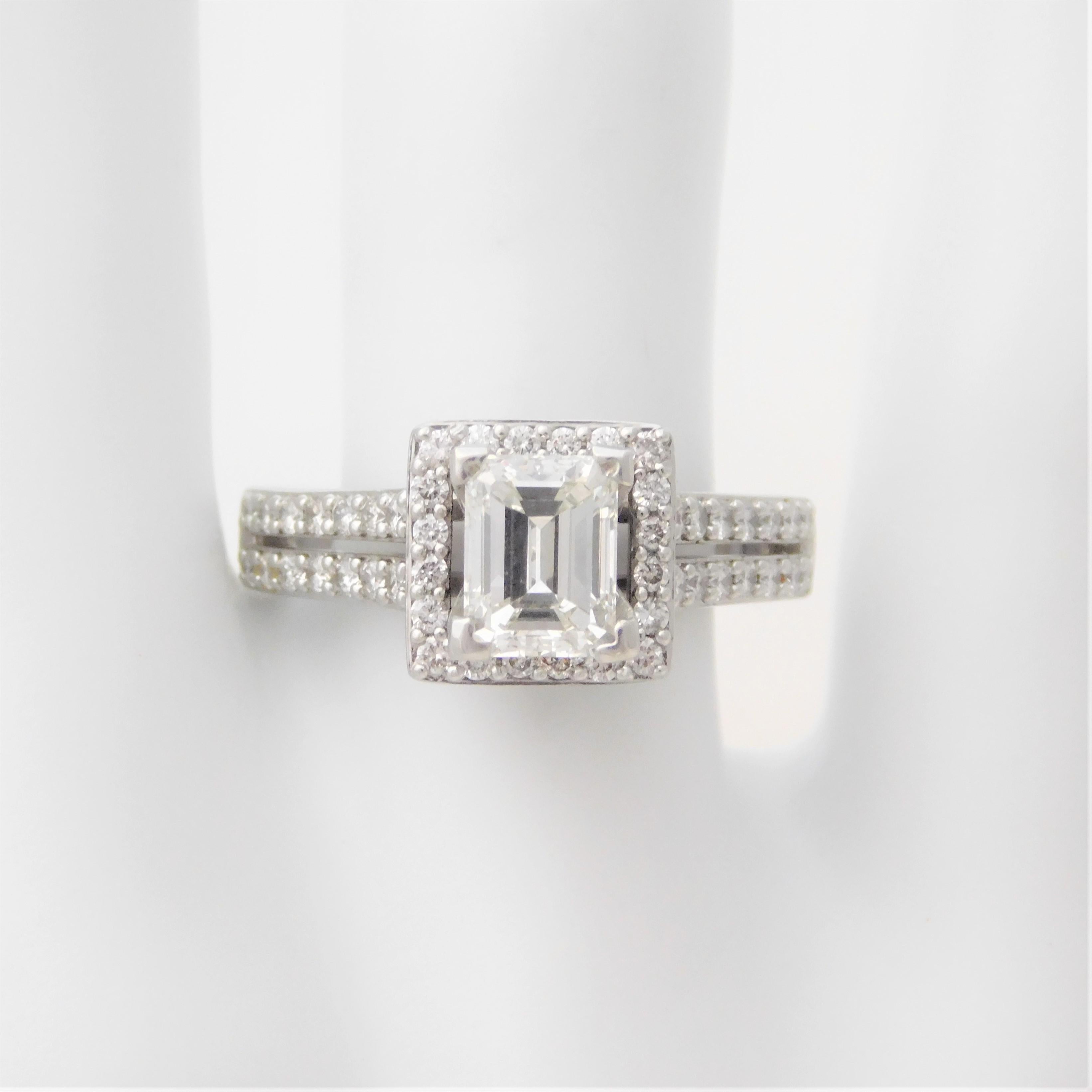 UGS Certified 2.18 Carat Emerald Cut Diamond Engagement Ring In Excellent Condition In Metairie, LA