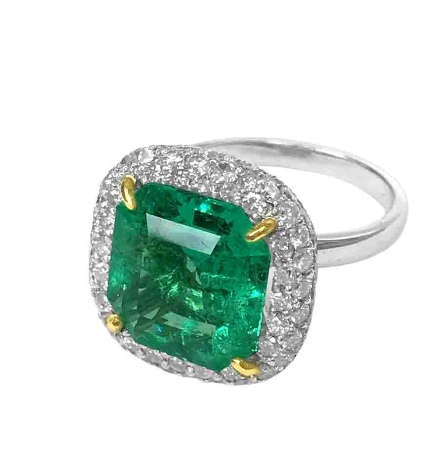 Octagon Cut UGS Certified 5.7 Carat Colombian Emerald and Diamond Ring 18k Gold For Sale