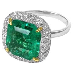 UGS Certified 5.7 Carat Colombian Emerald and Diamond Ring 18k Gold