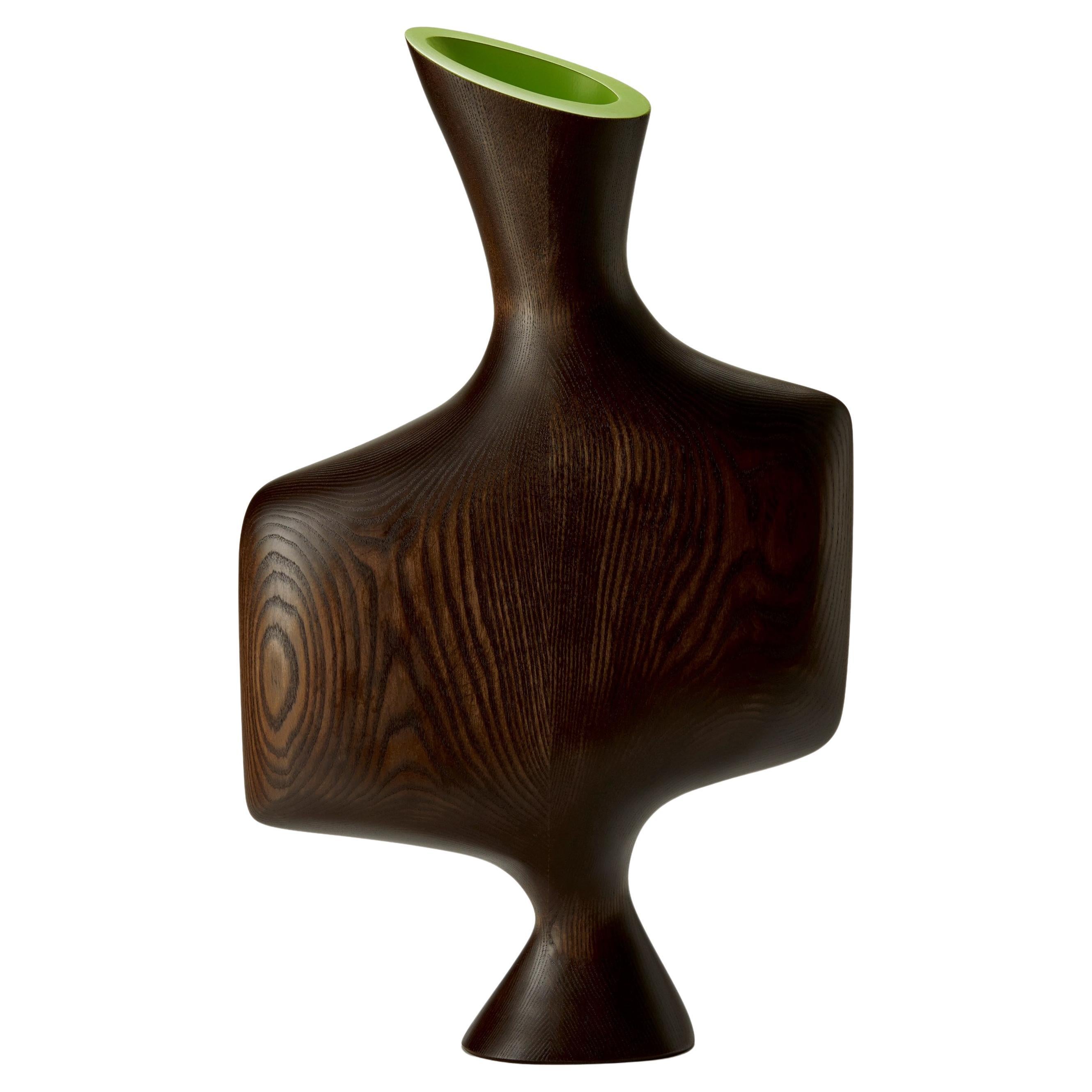 Uhuru 0.3, una scultura astratta in legno di frassino con interno rosso di Donald Baugh in vendita