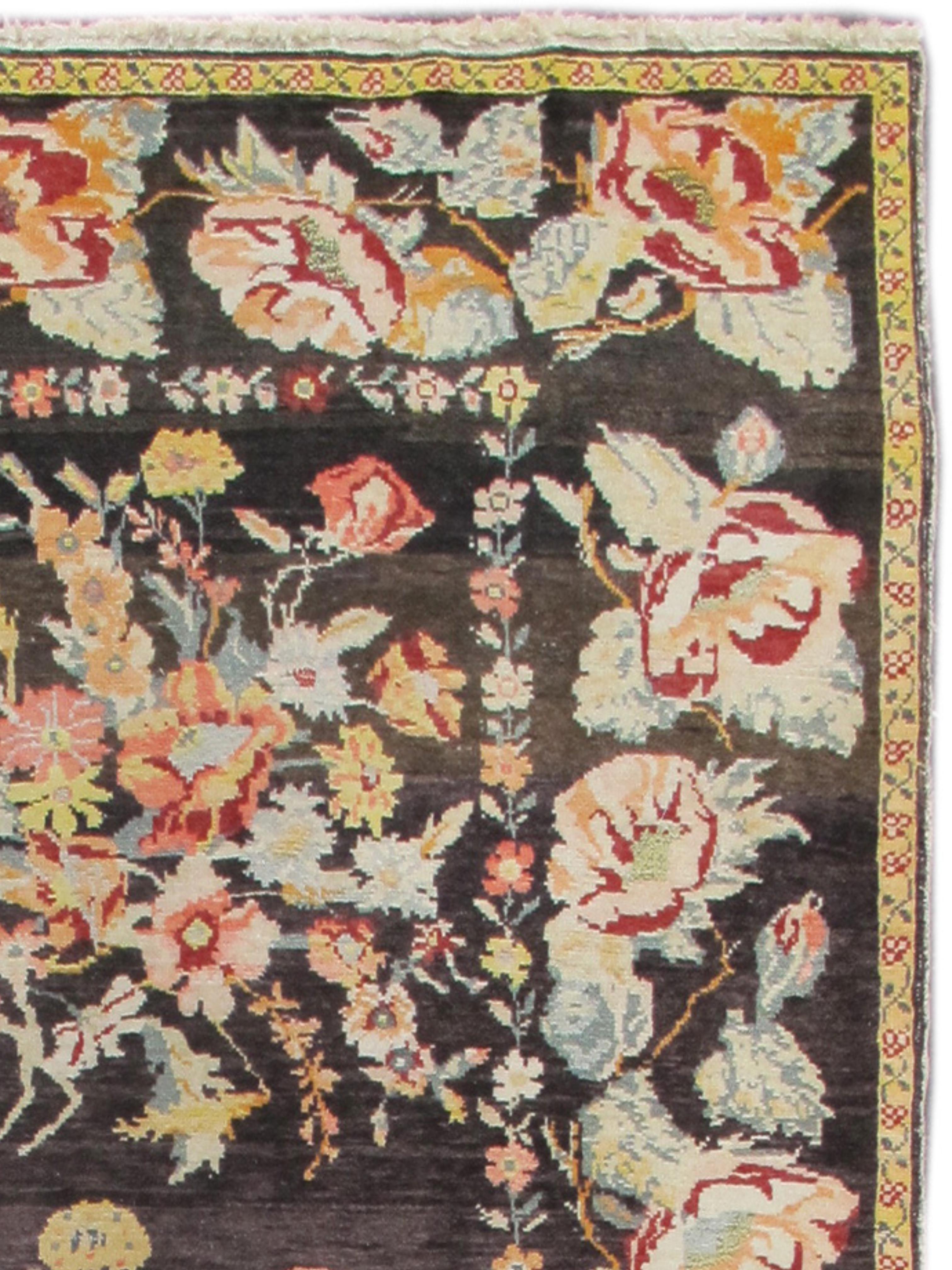Ukrainian Rug, c. 1900 In Good Condition For Sale In San Francisco, CA